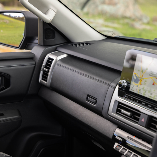 2026 Nissan Navara ST-X Interior