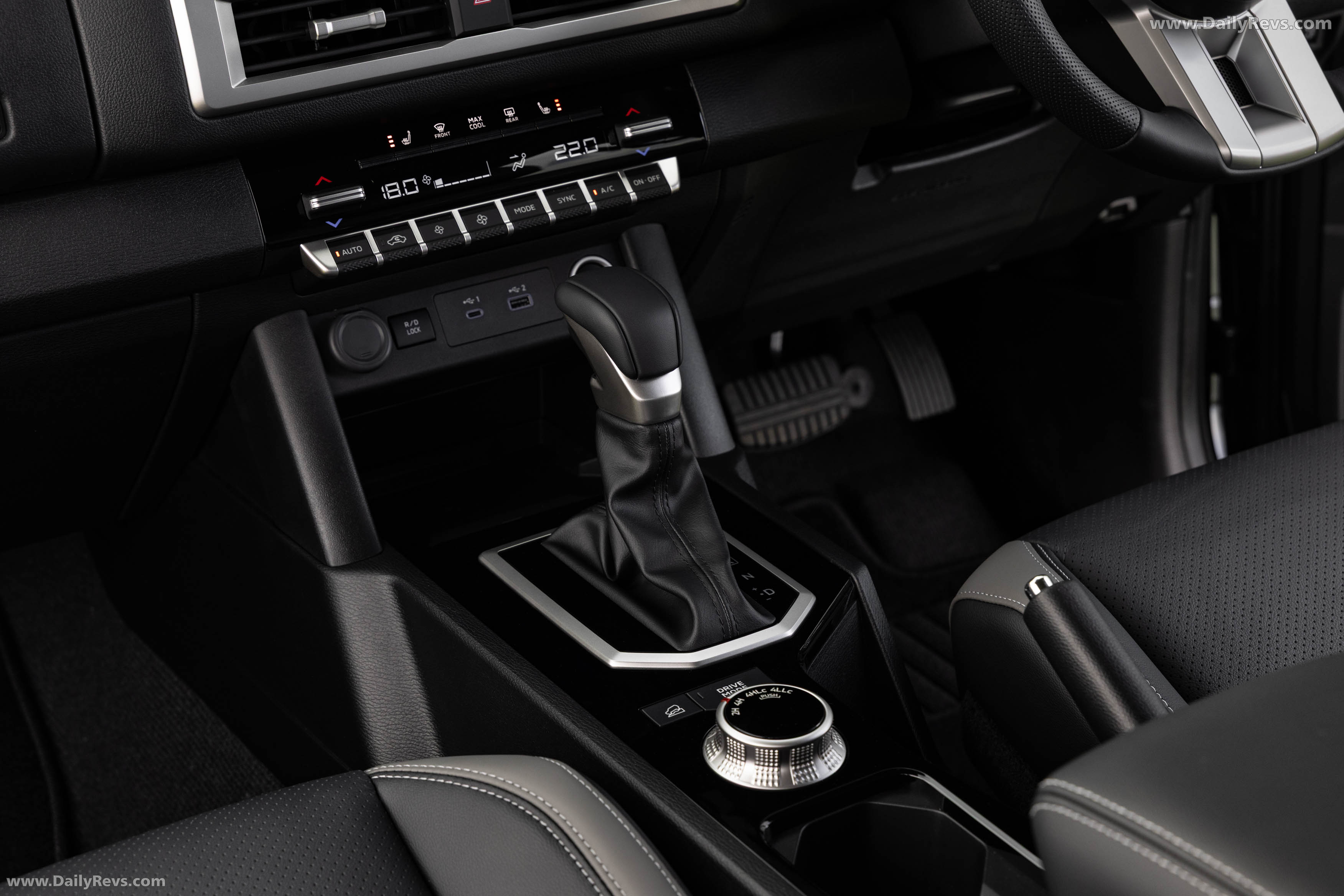 2026 Nissan Navara ST-X Interior