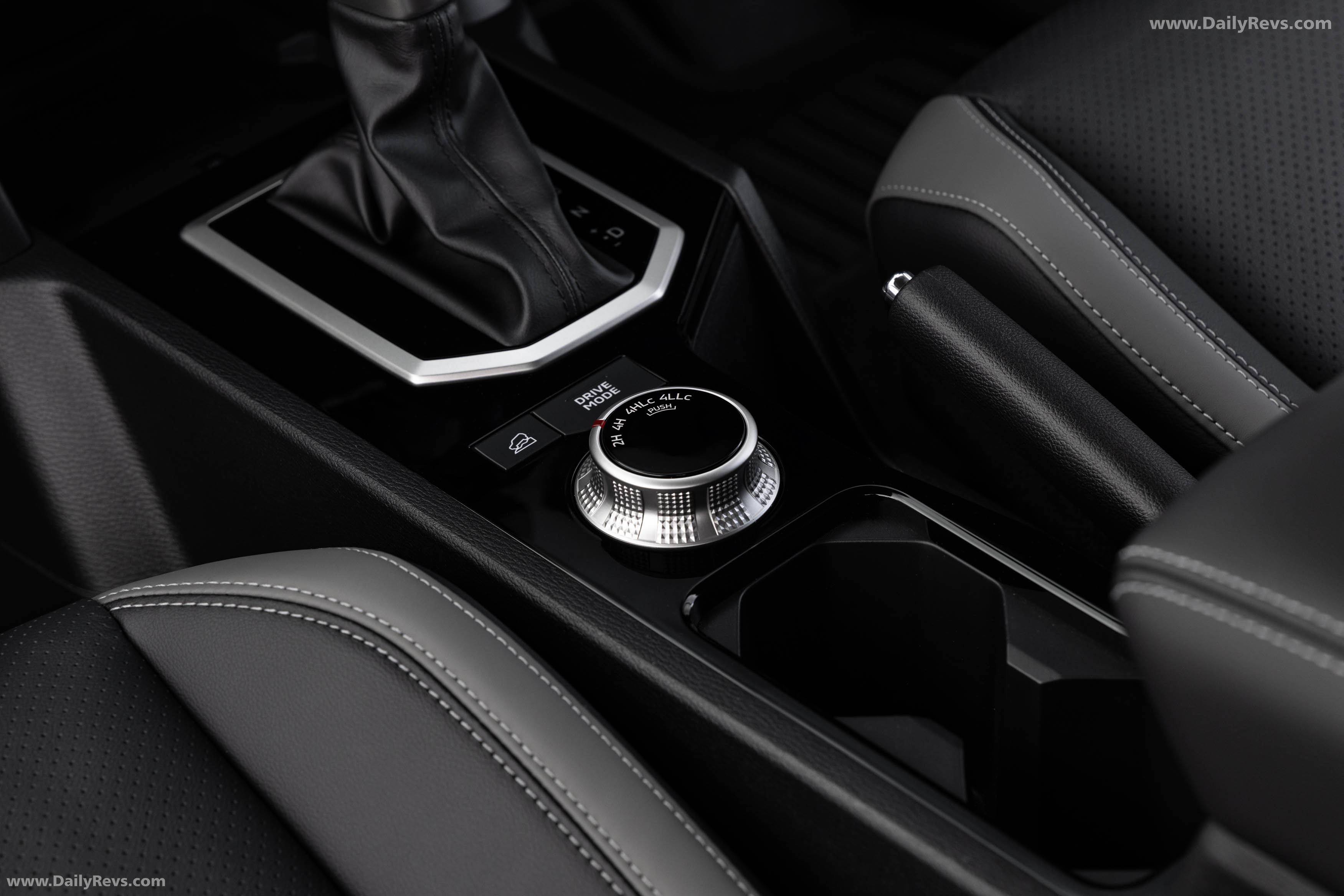 2026 Nissan Navara ST-X Interior