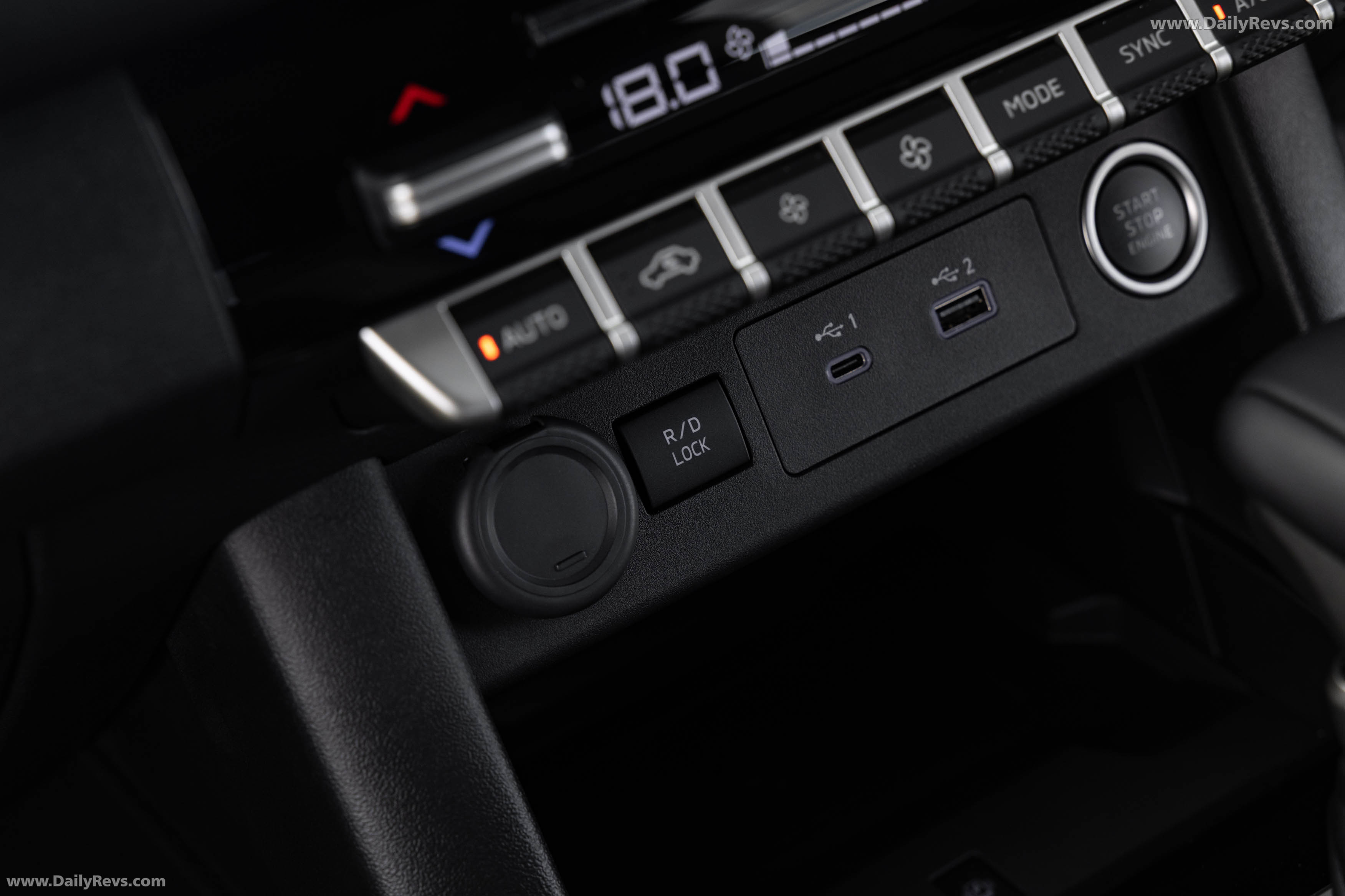 2026 Nissan Navara ST-X Interior