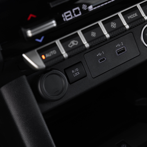 2026 Nissan Navara ST-X Interior
