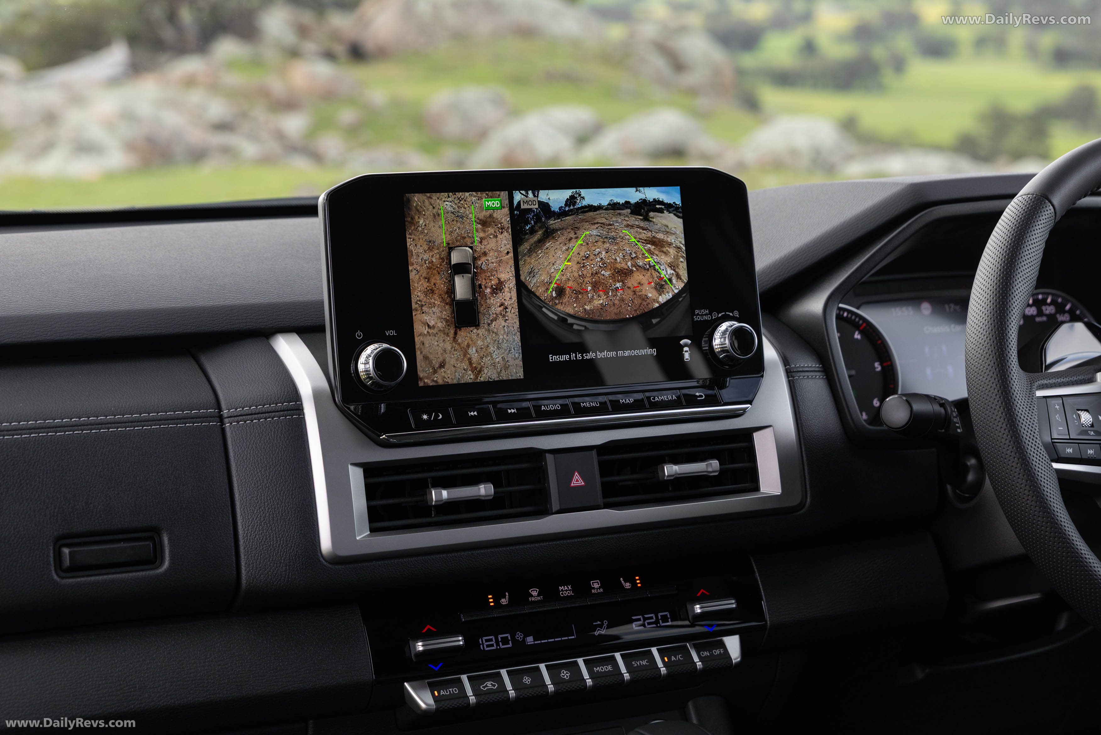 2026 Nissan Navara ST-X Interior