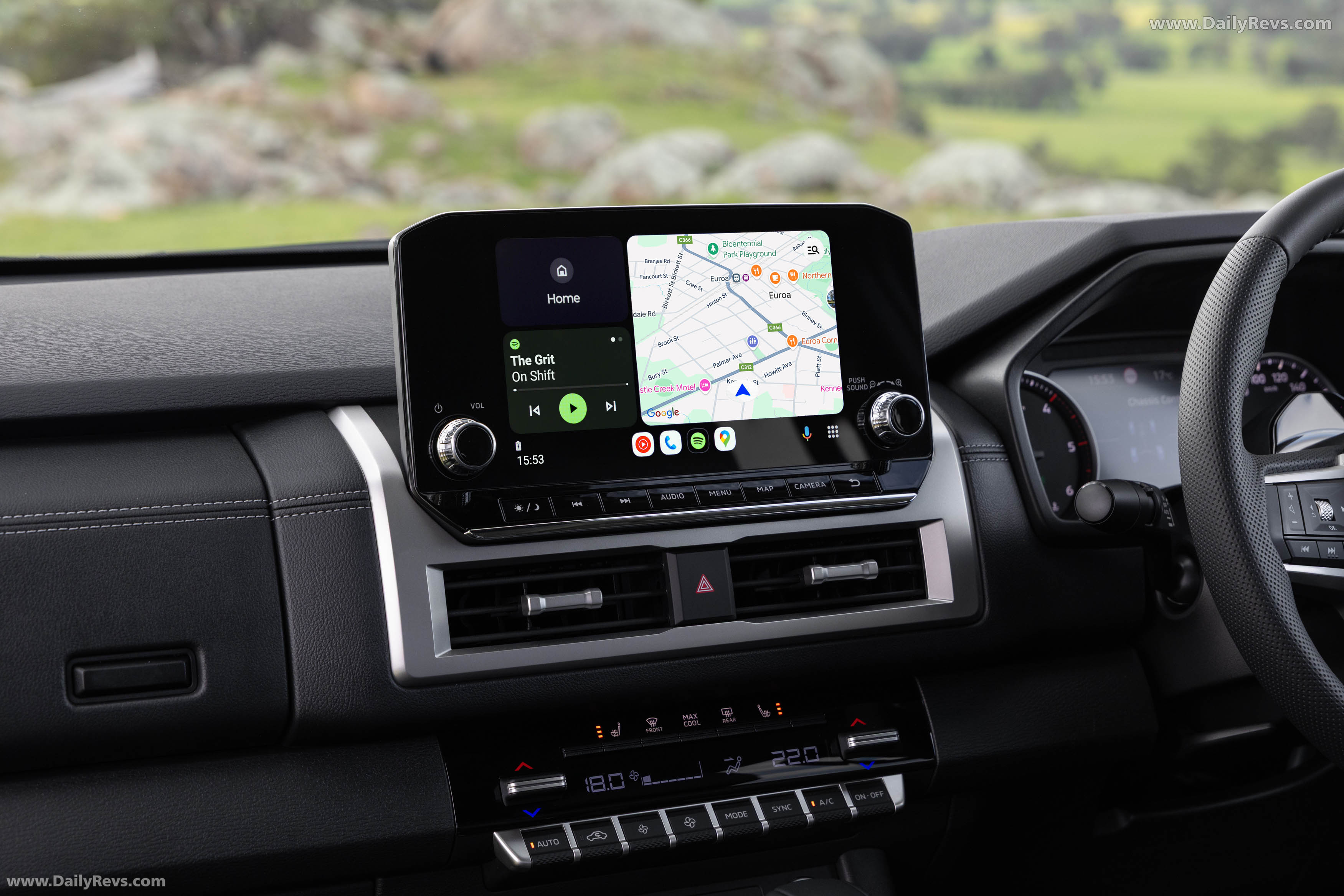 2026 Nissan Navara ST-X Interior