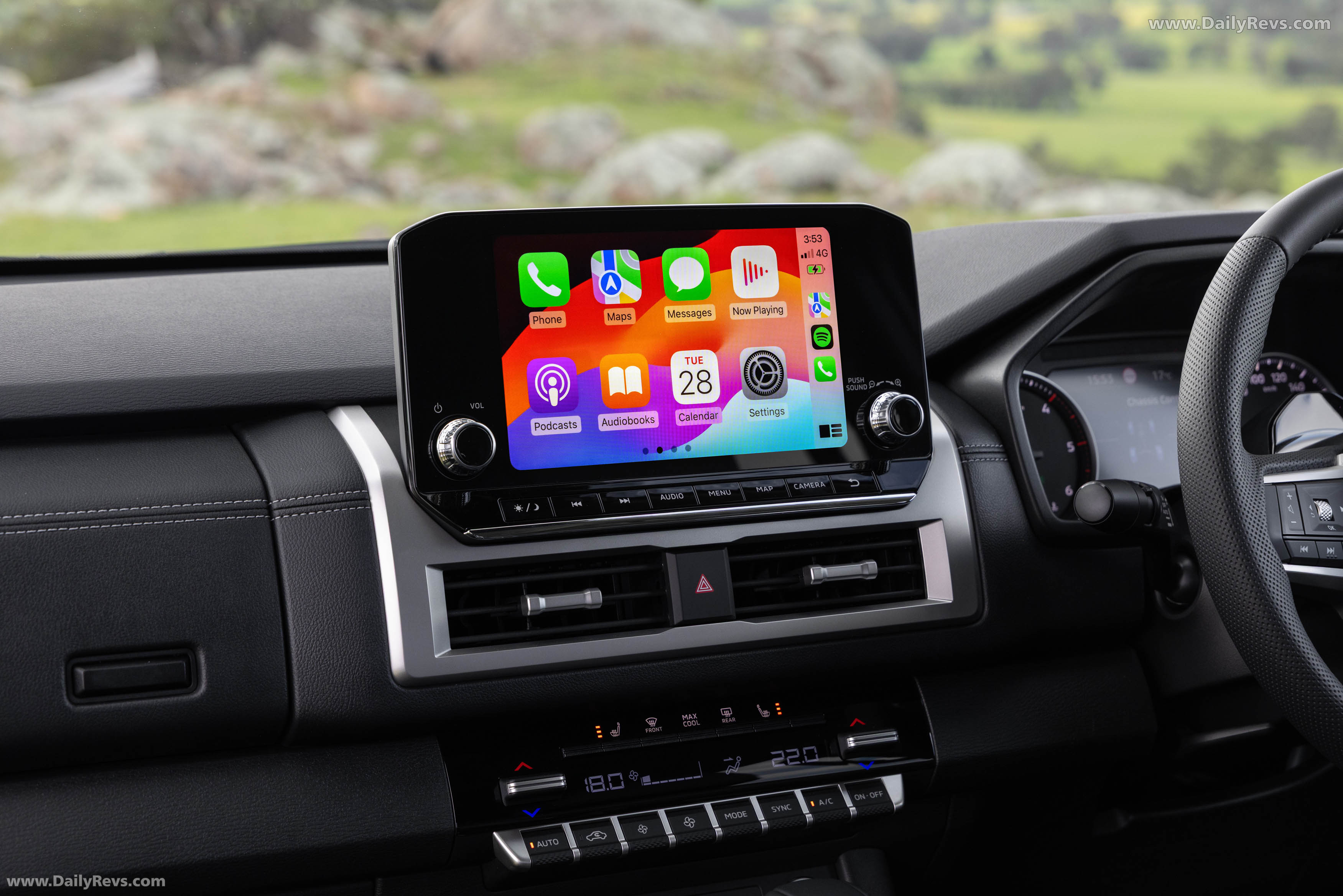 2026 Nissan Navara ST-X Interior