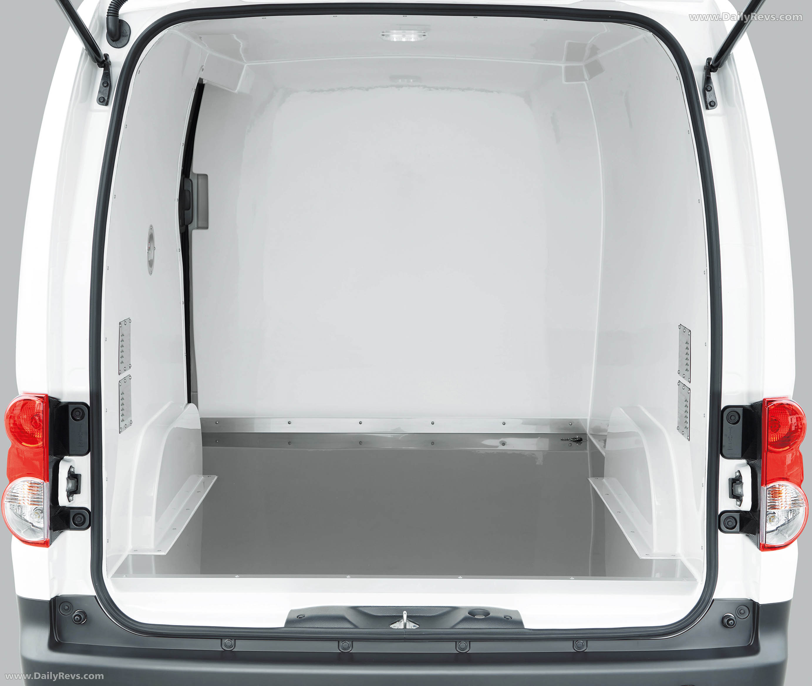 2025 Nissan NV200 Barnett Interior