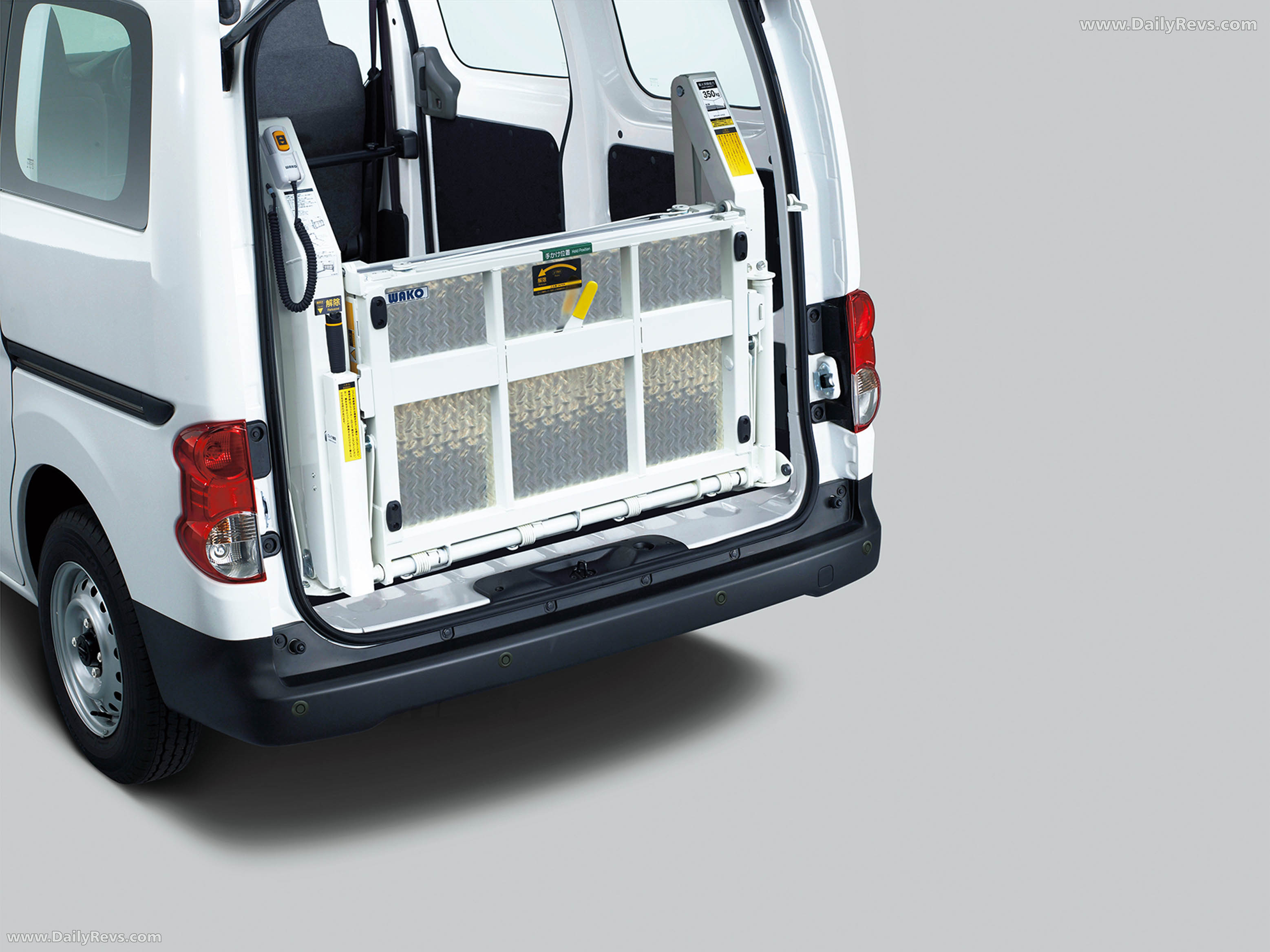 2025 Nissan NV200 Barnett Interior