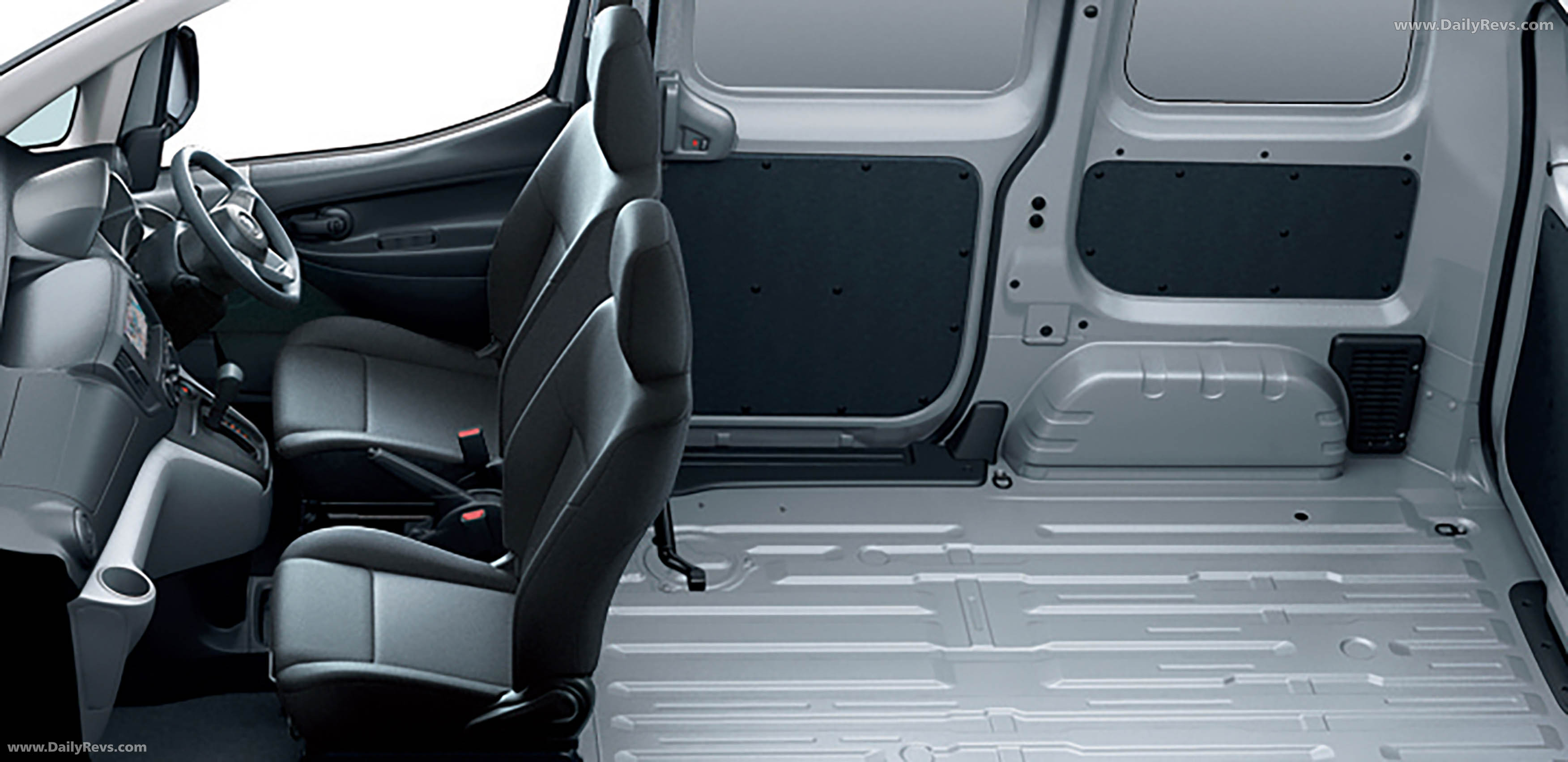 2025 Nissan NV200 Barnett Interior