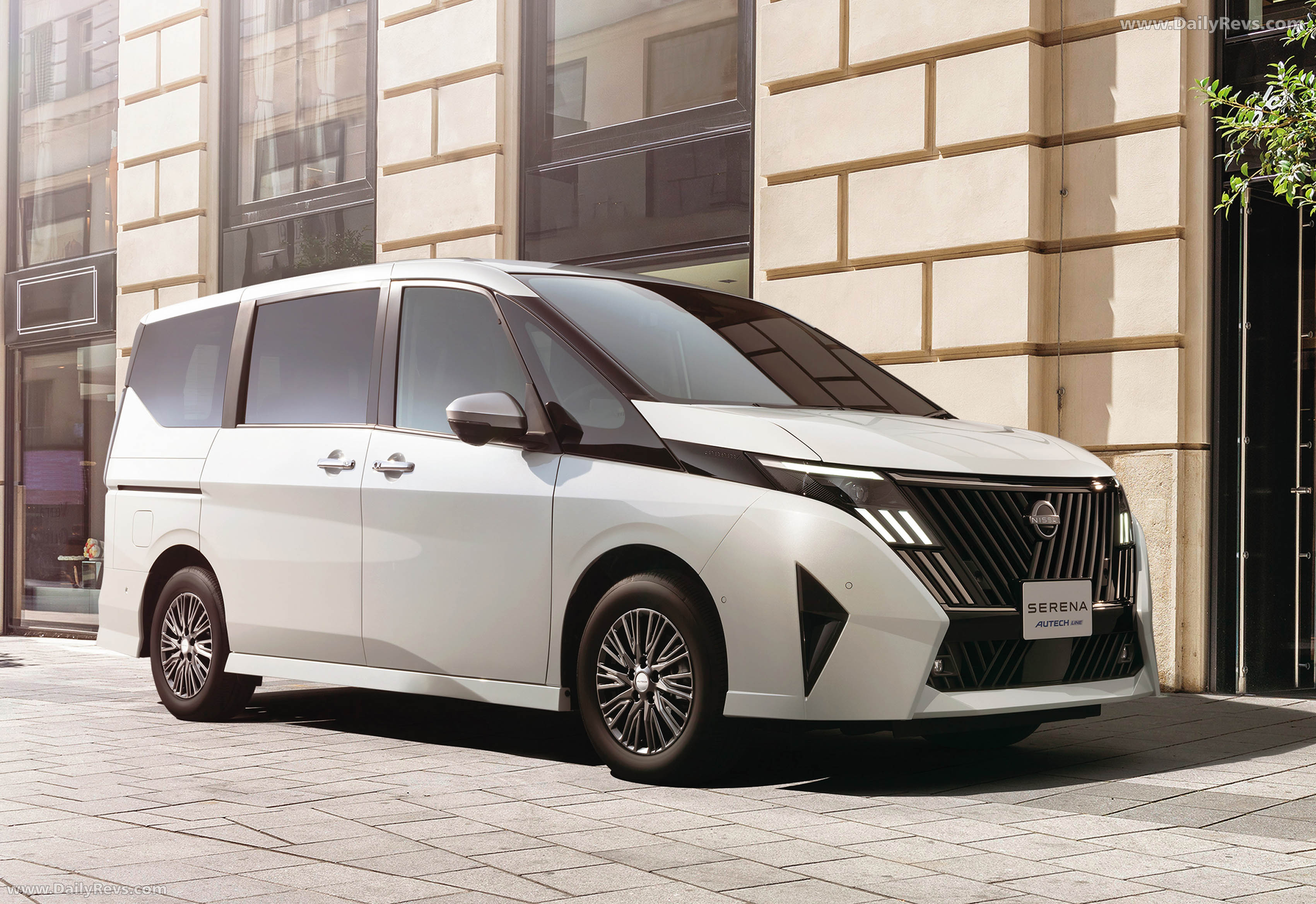 2026 Nissan Serena Front View
