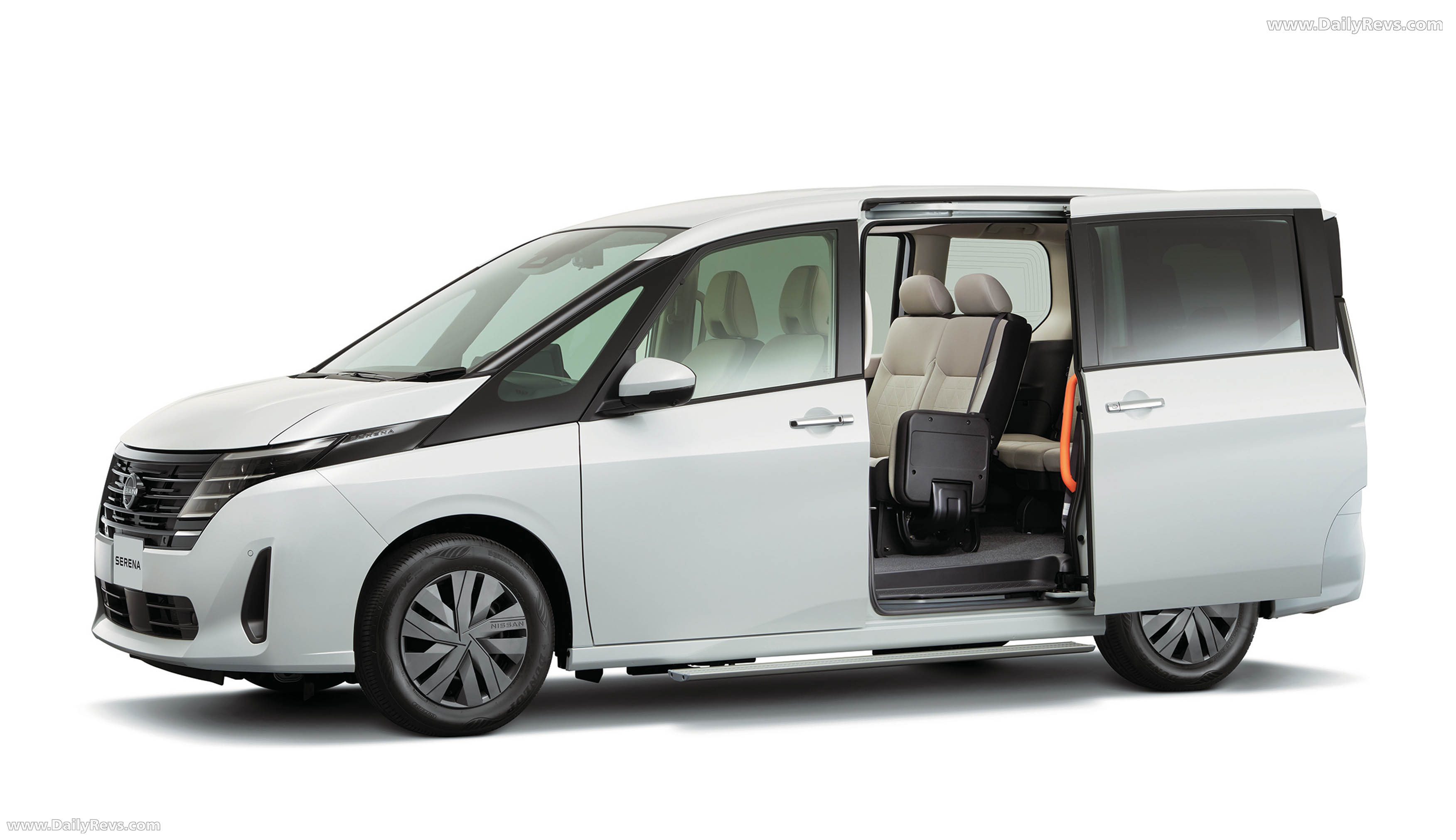 2026 Nissan Serena Side View