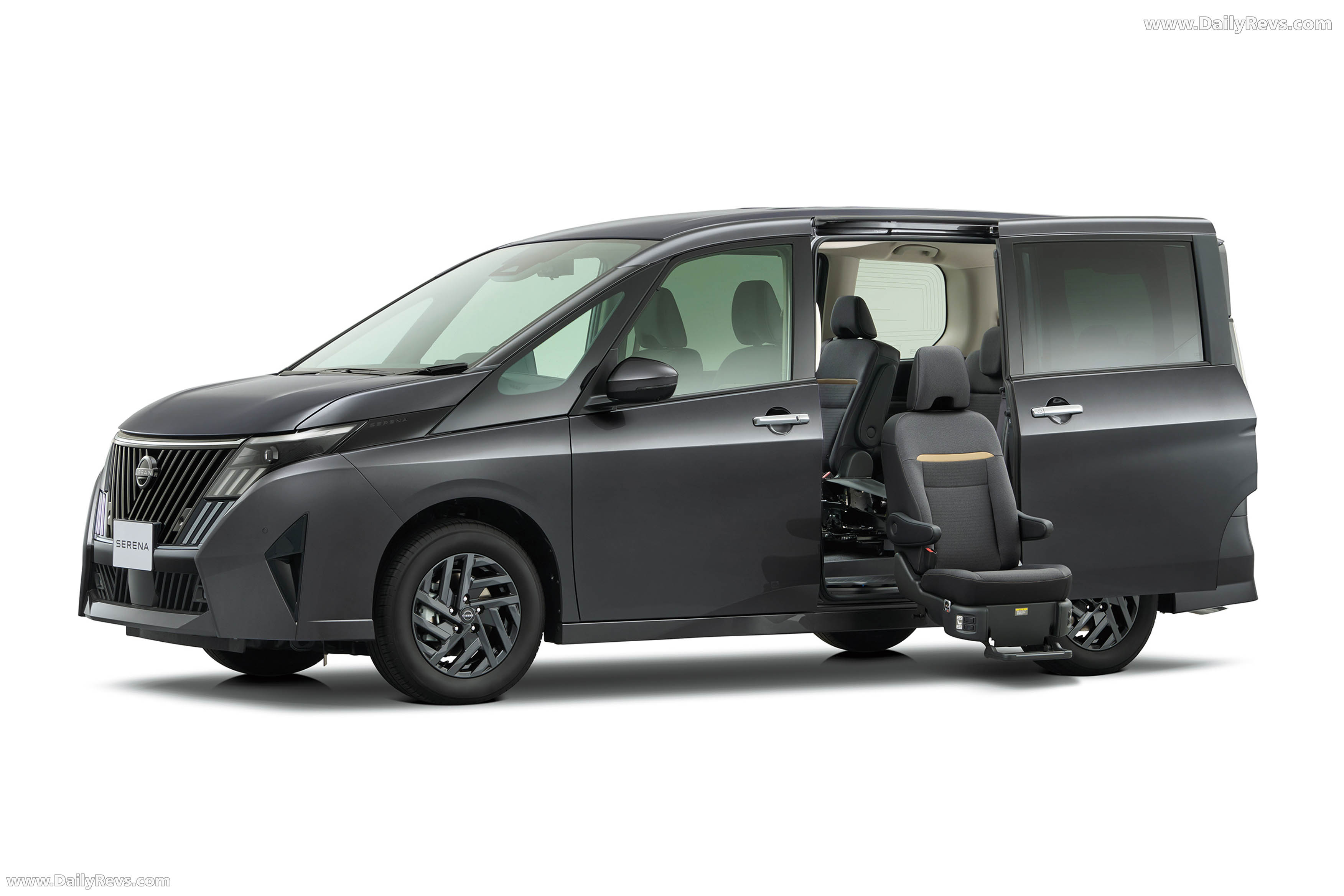 2026 Nissan Serena Side View