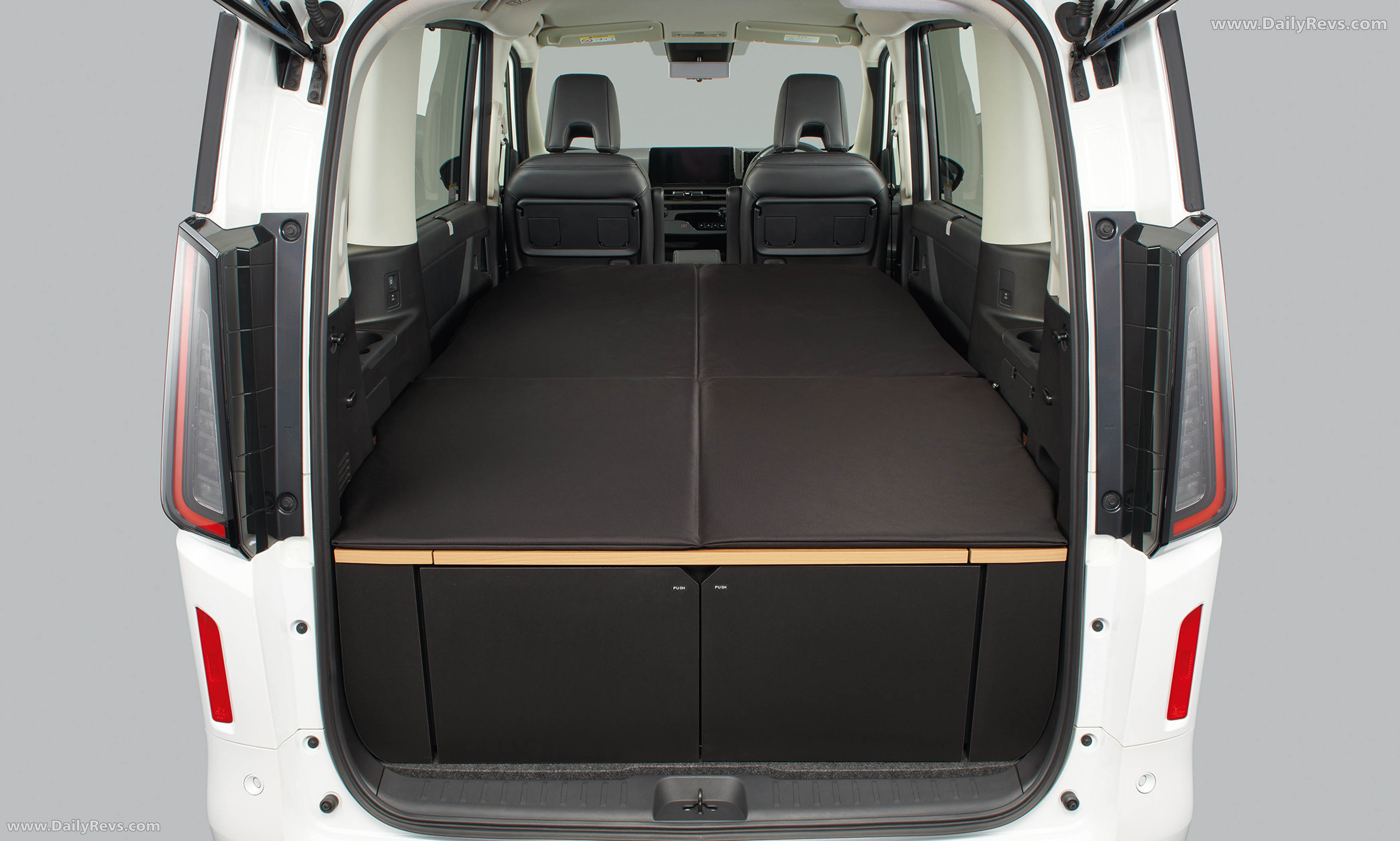 2026 Nissan Serena Interior