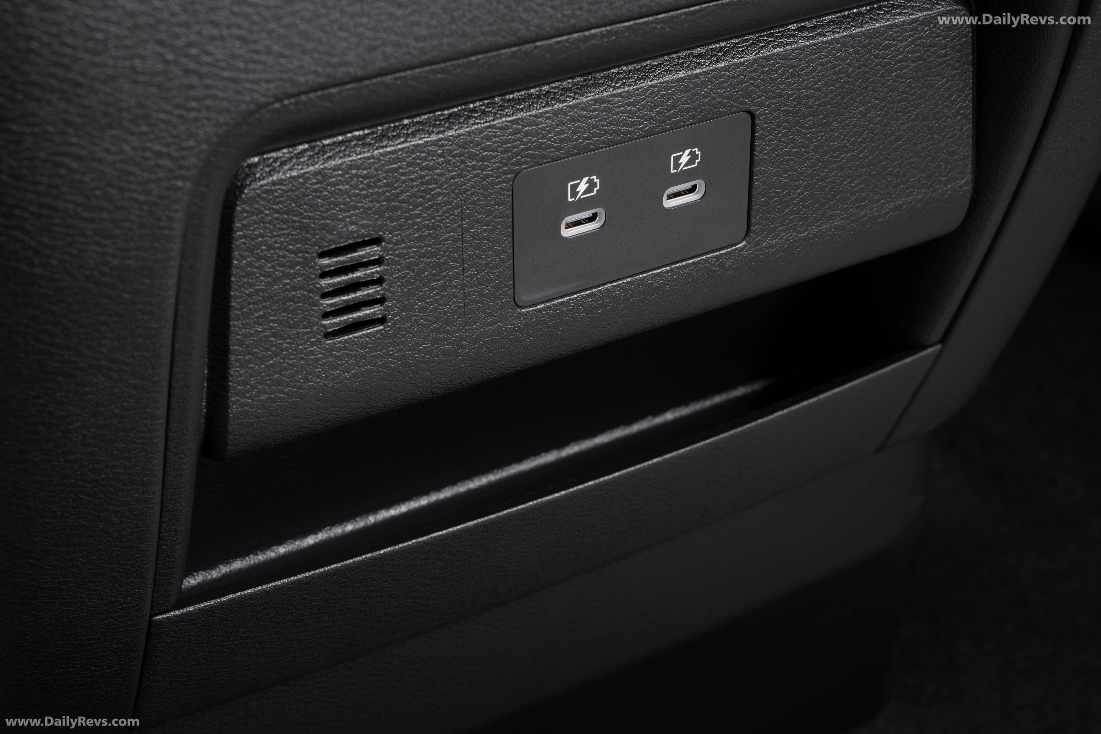 2026 Nissan Serena Interior