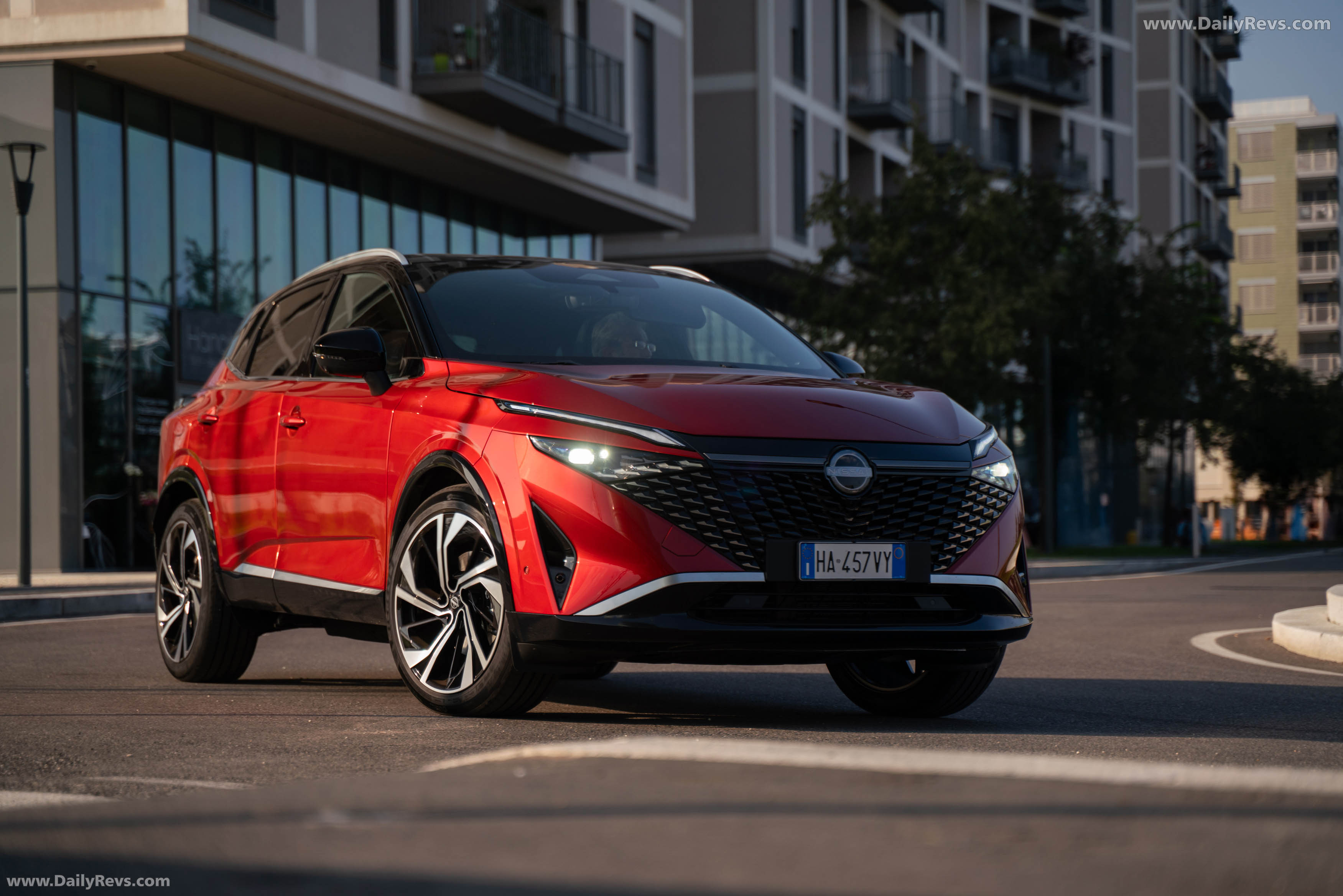 2026 Nissan Qashqai e‐POWER Fuji Sunset Red Front View