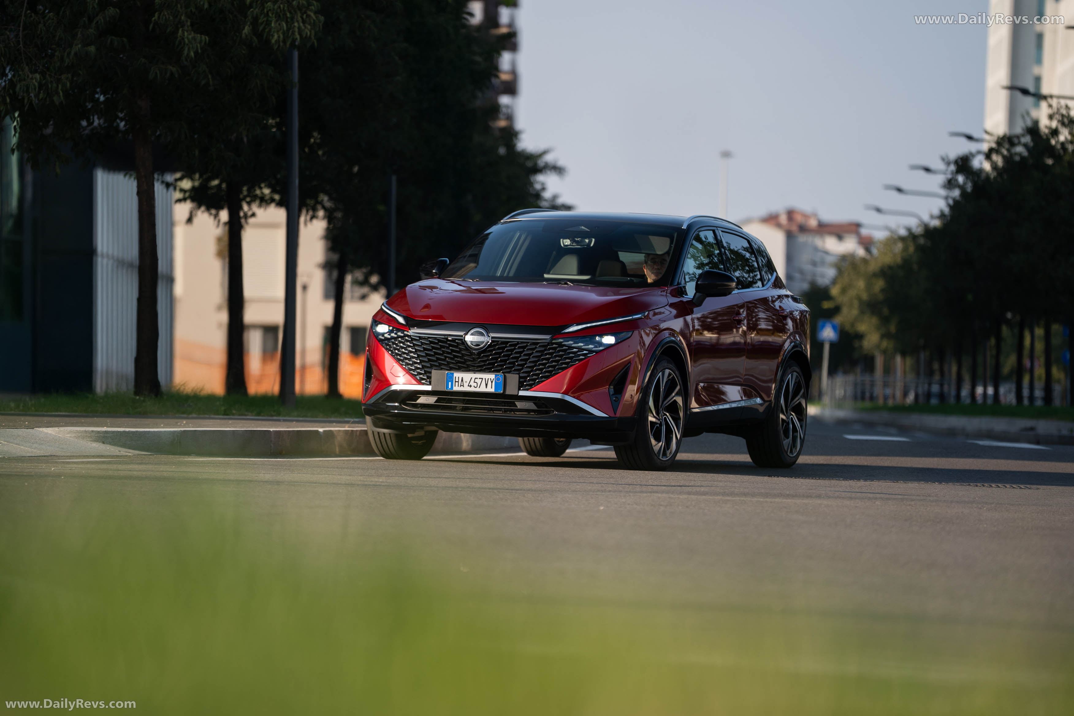2026 Nissan Qashqai e‐POWER Fuji Sunset Red Front View