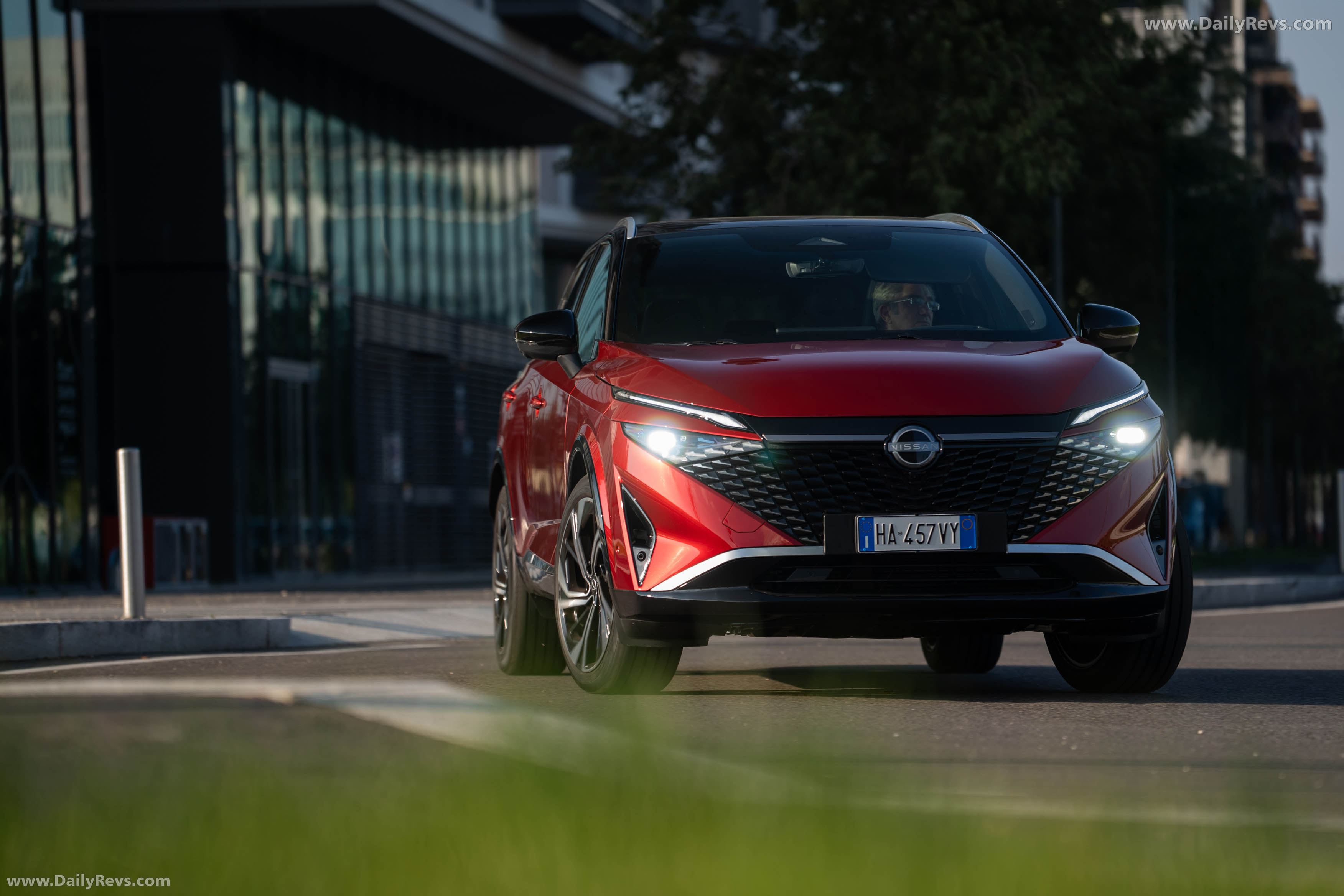 2026 Nissan Qashqai e‐POWER Fuji Sunset Red Front View