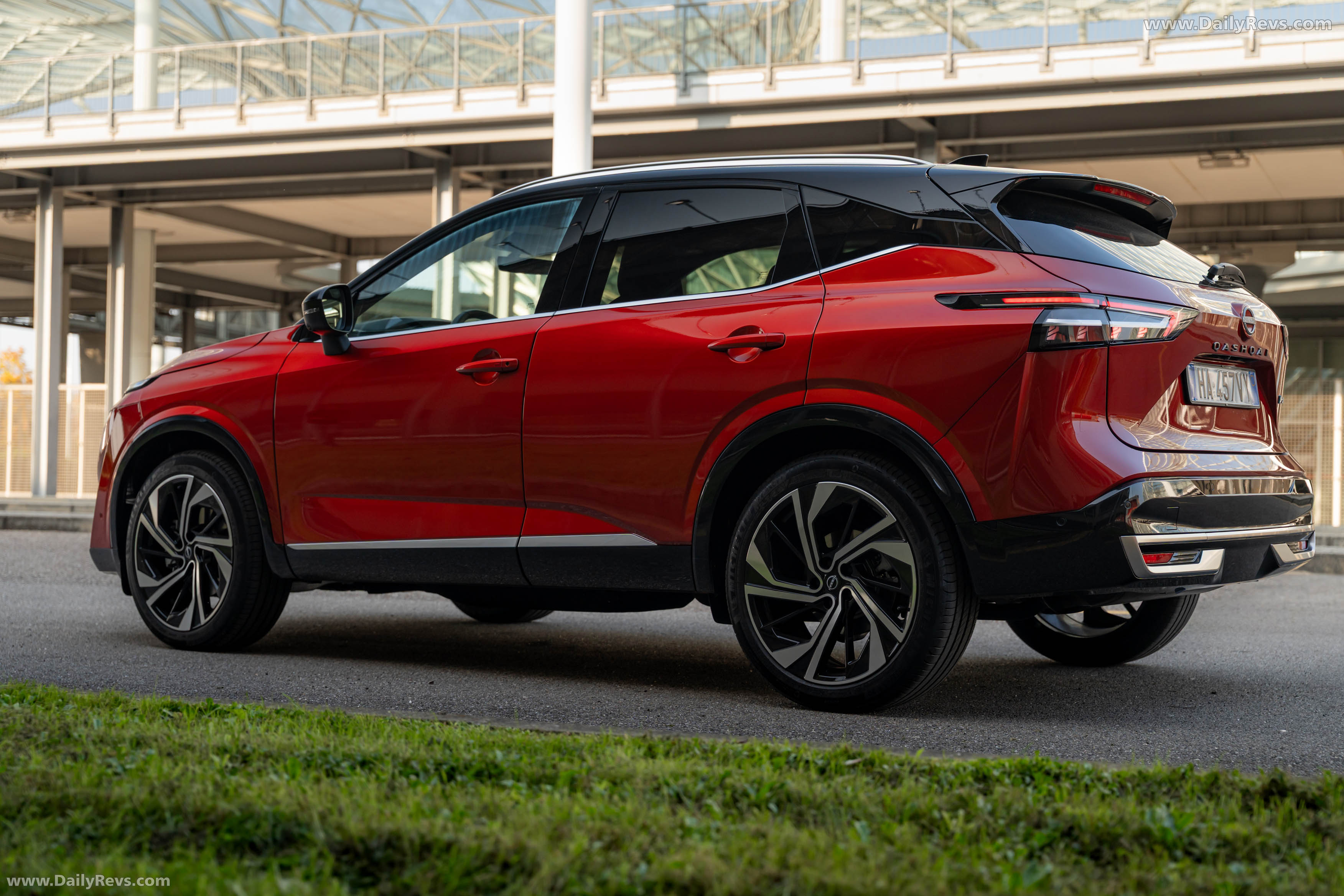 2026 Nissan Qashqai e‐POWER Fuji Sunset Red Rear View