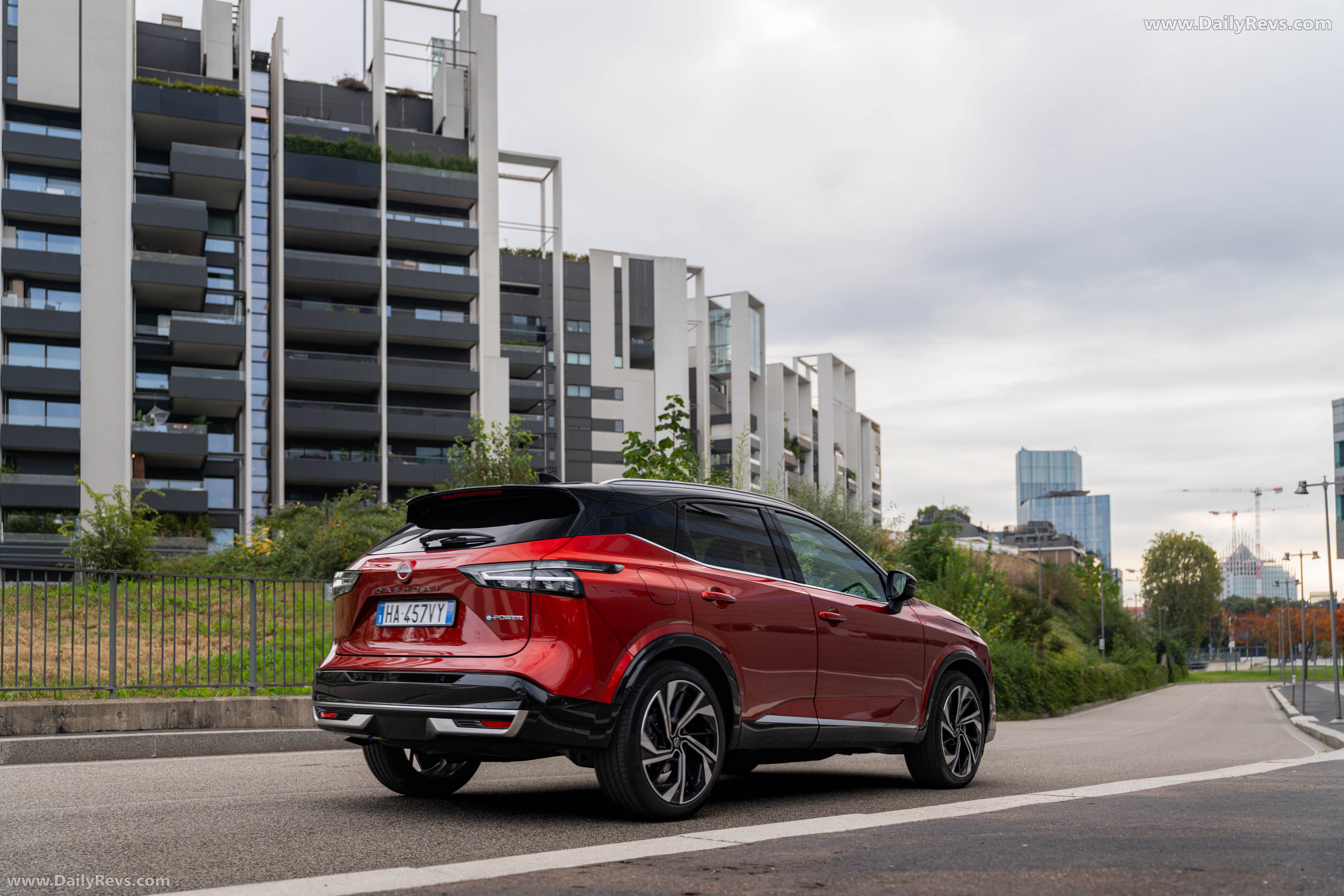 2026 Nissan Qashqai e‐POWER Fuji Sunset Red Rear View