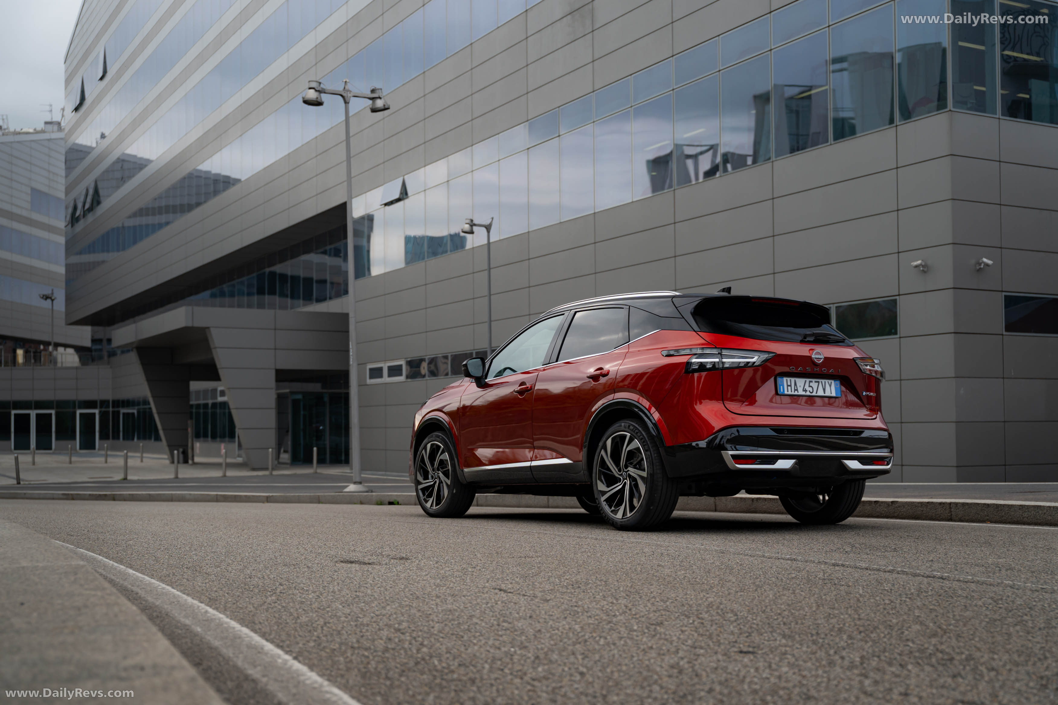 2026 Nissan Qashqai e‐POWER Fuji Sunset Red Rear View