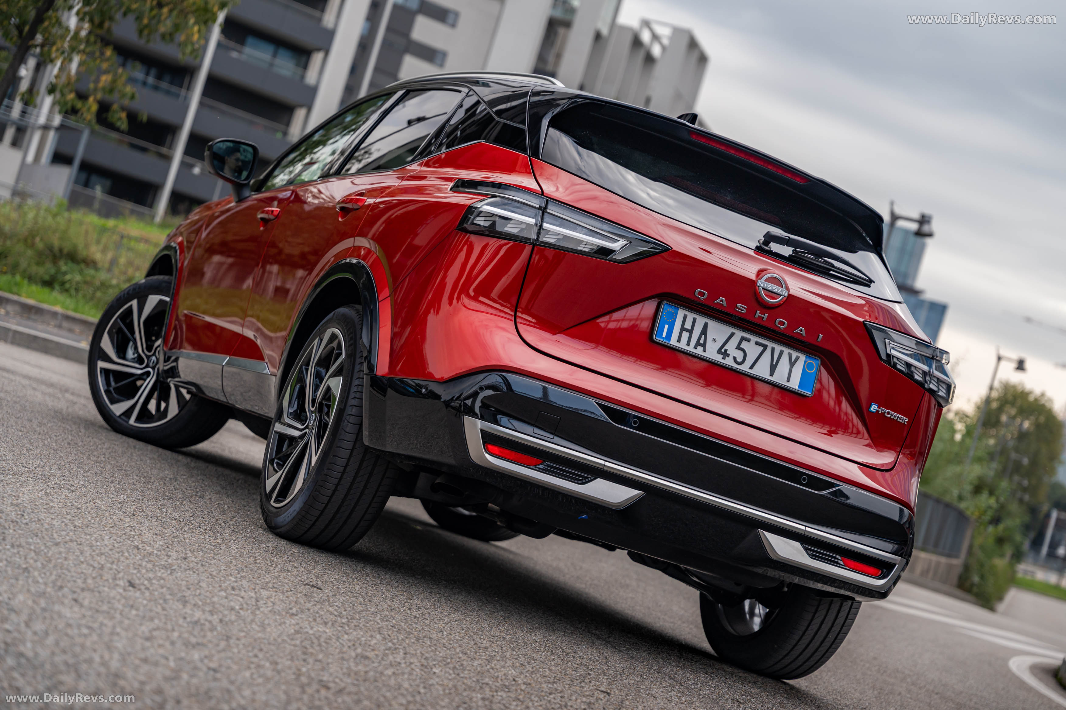 2026 Nissan Qashqai e‐POWER Fuji Sunset Red Rear View