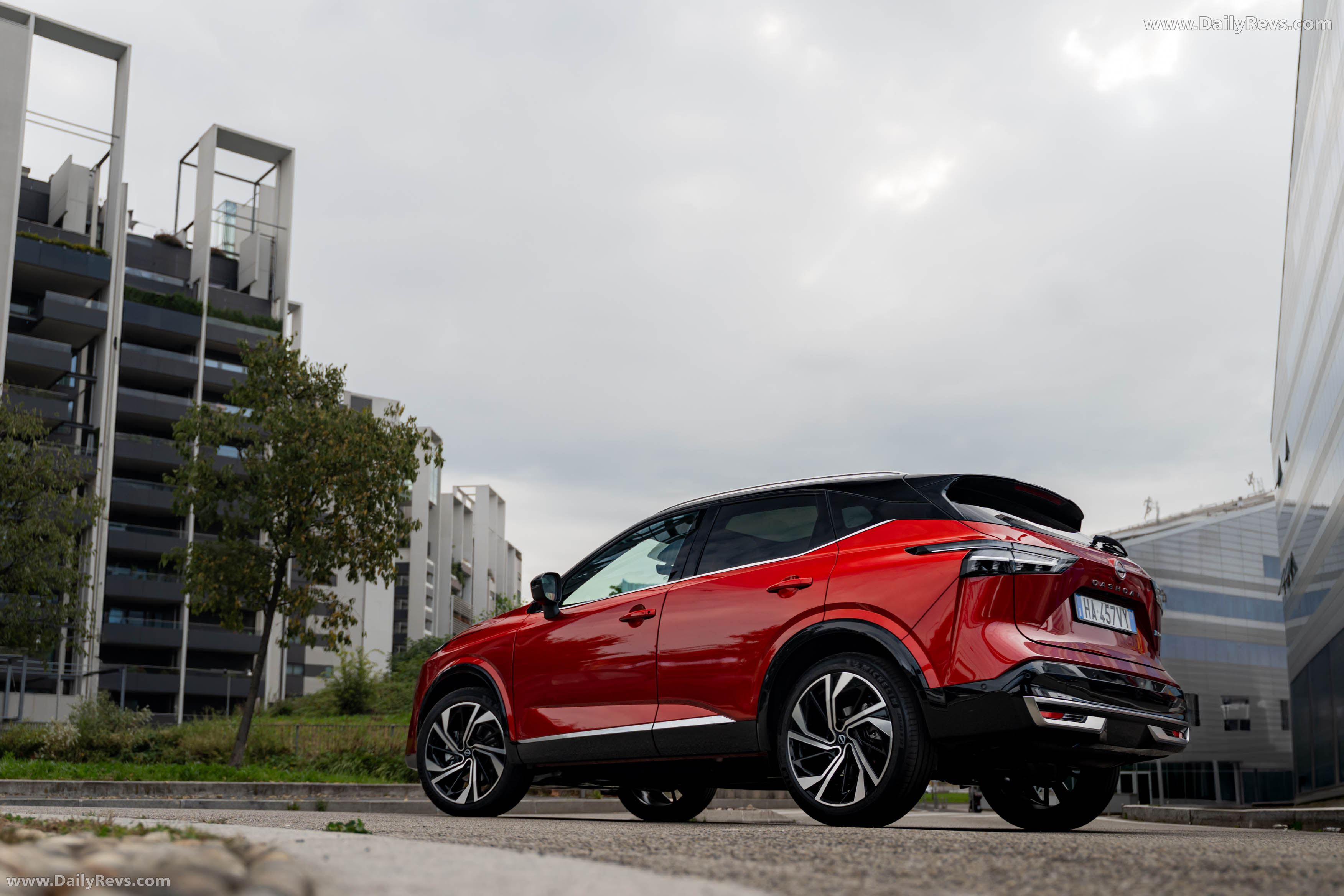2026 Nissan Qashqai e‐POWER Fuji Sunset Red Rear View