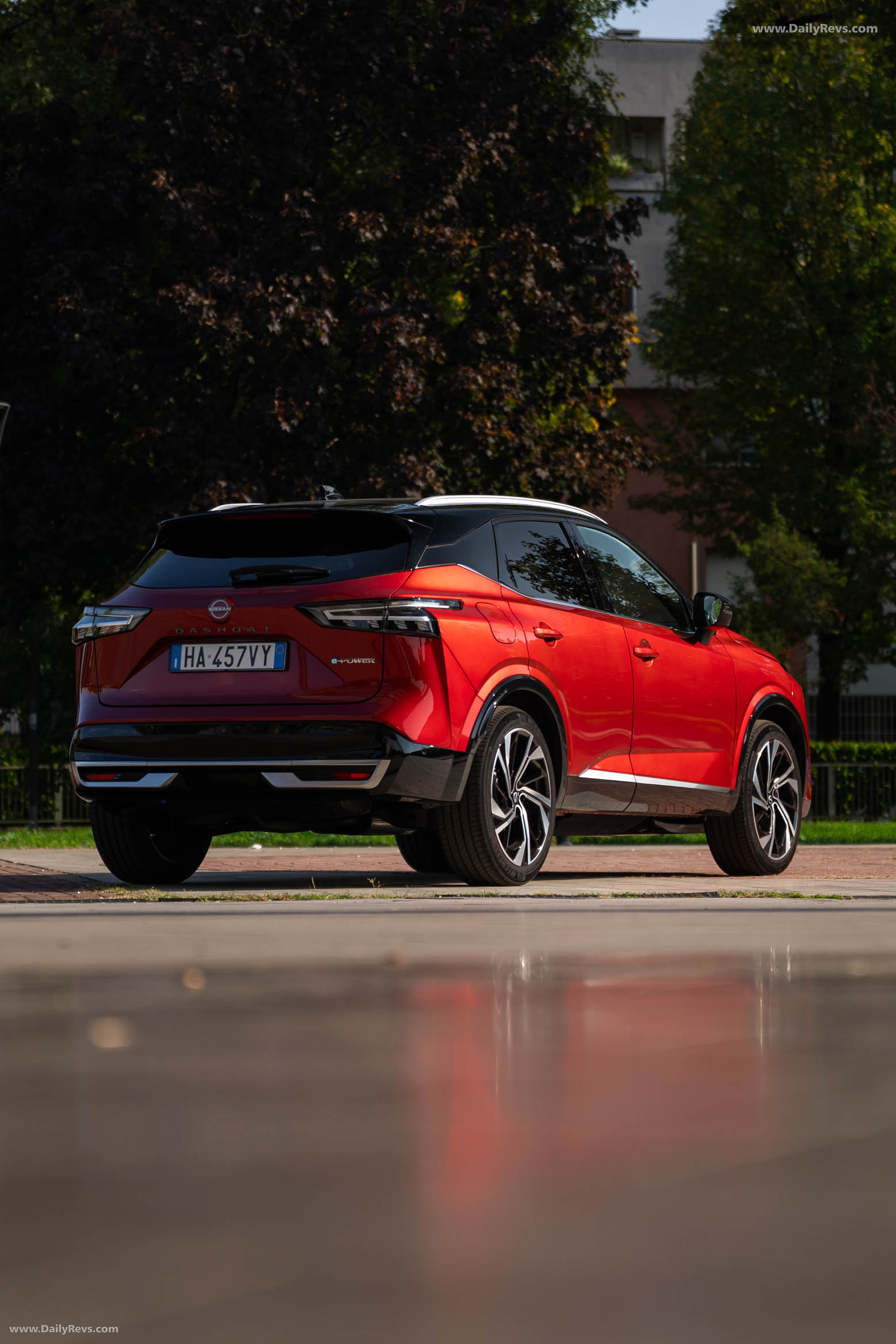 2026 Nissan Qashqai e‐POWER Fuji Sunset Red Rear View