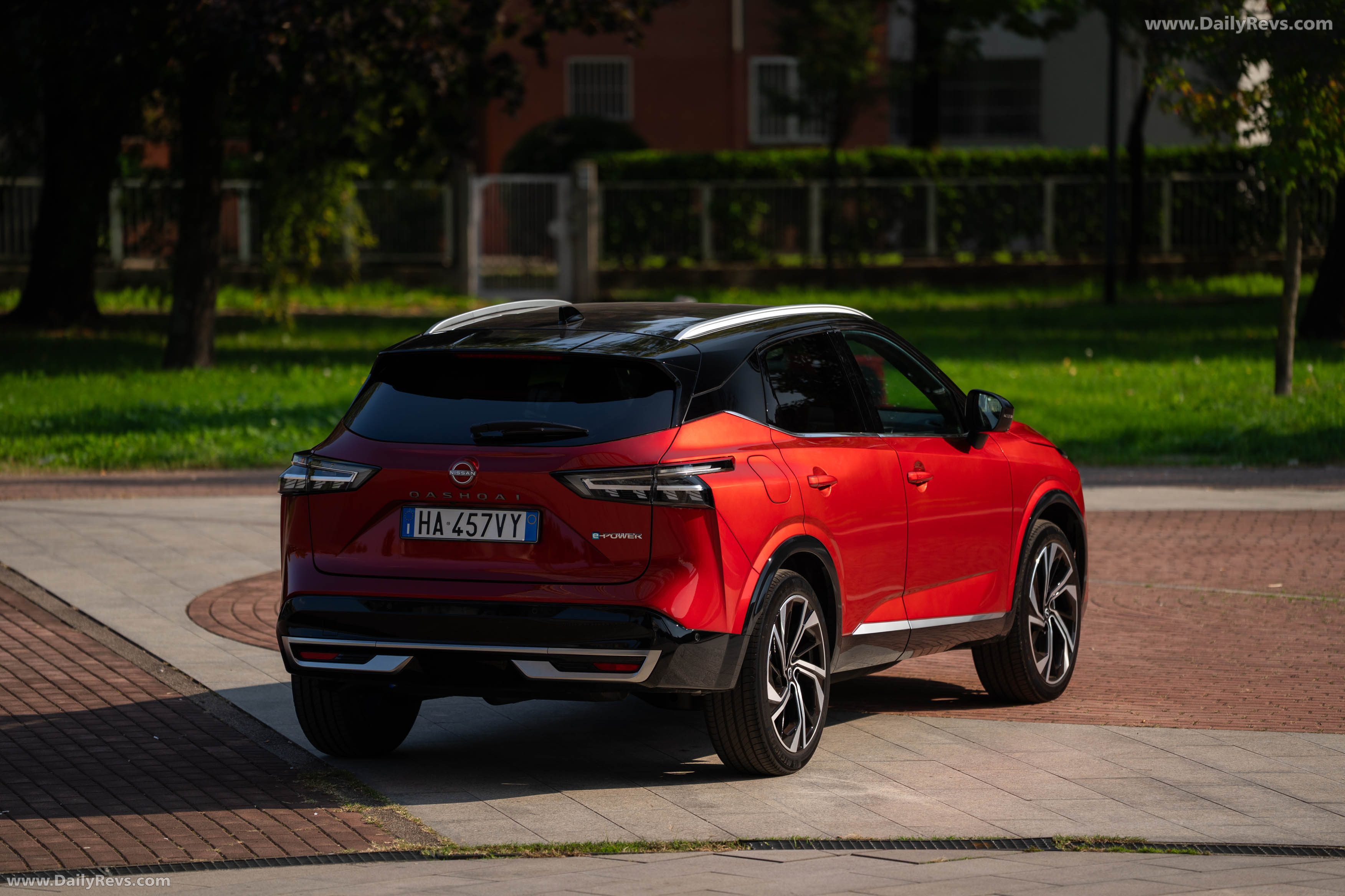 2026 Nissan Qashqai e‐POWER Fuji Sunset Red Rear View