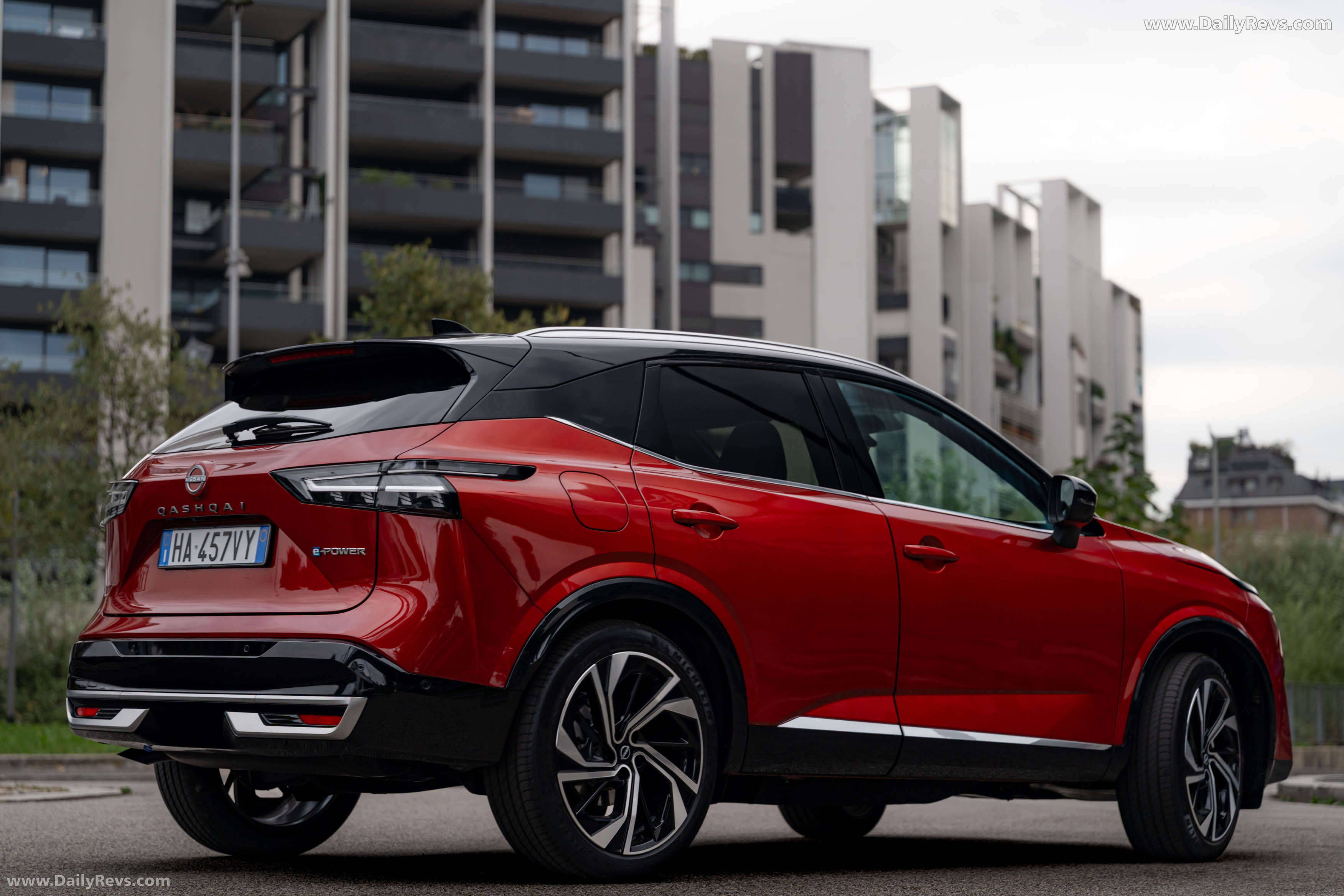 2026 Nissan Qashqai e‐POWER Fuji Sunset Red Rear View