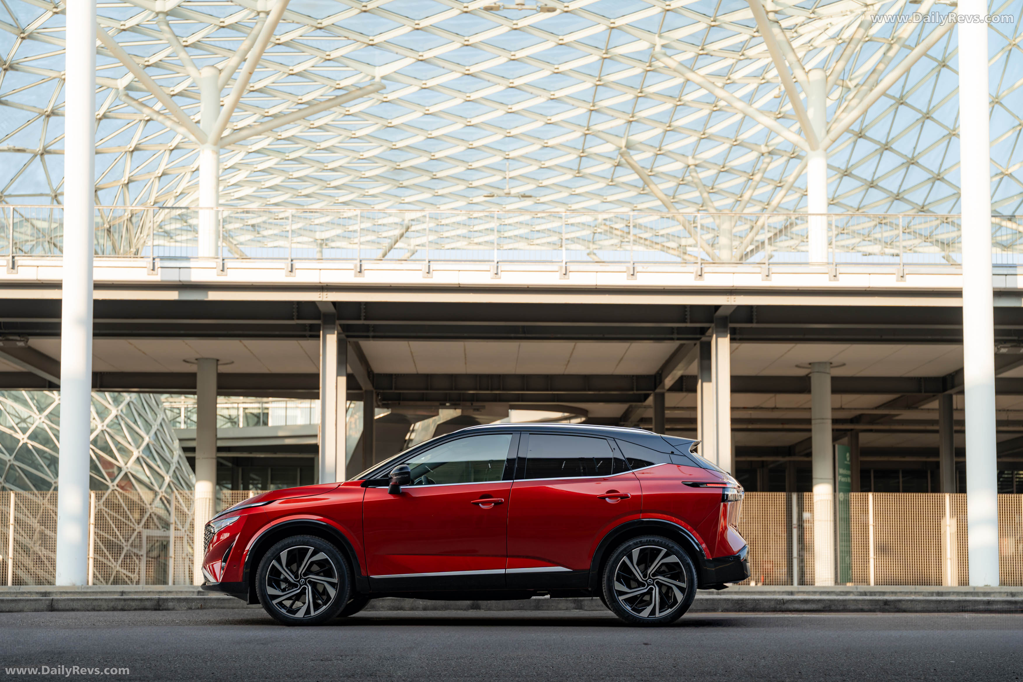 2026 Nissan Qashqai e‐POWER Fuji Sunset Red Side View