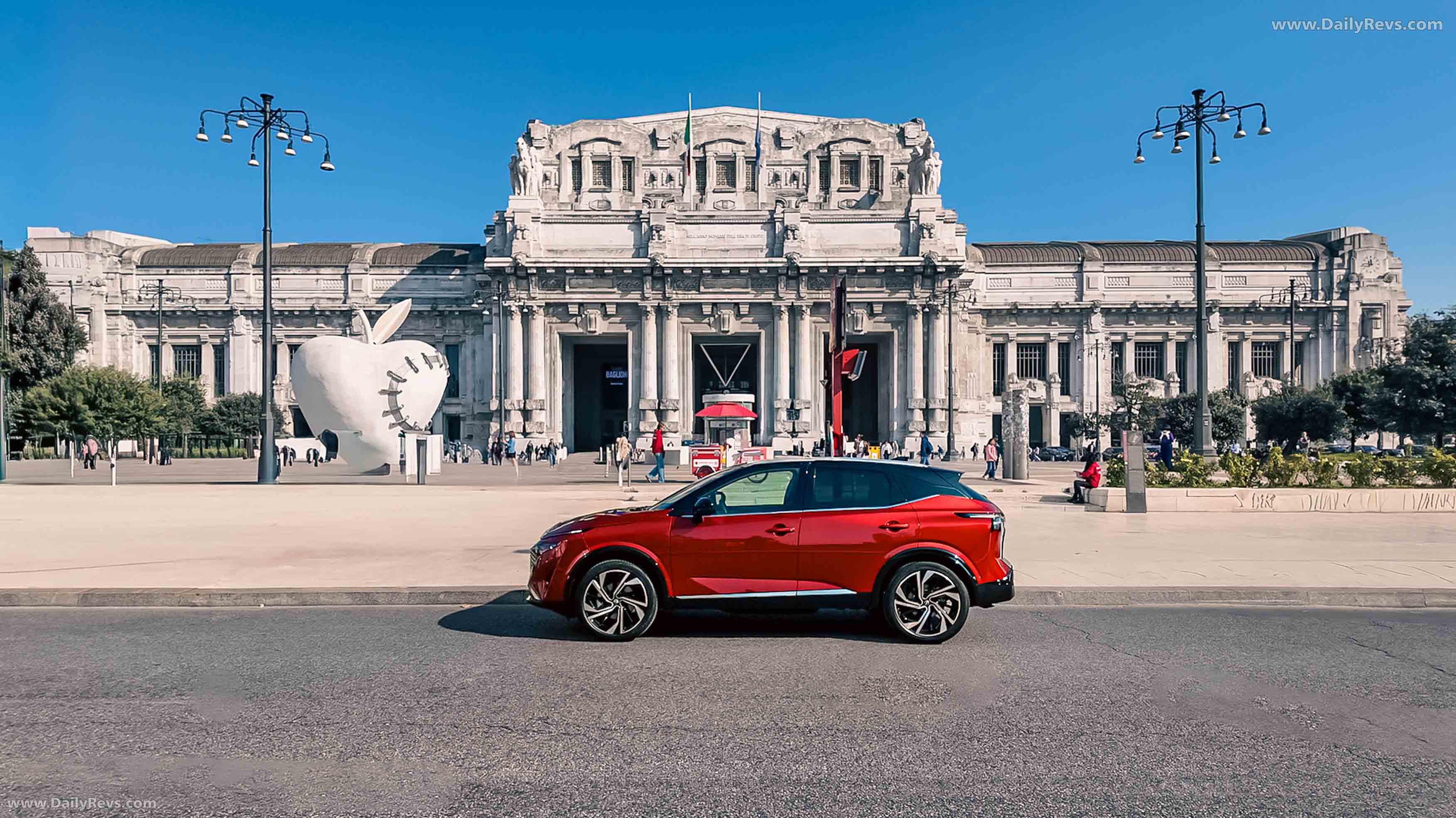 2026 Nissan Qashqai e‐POWER Fuji Sunset Red Side View