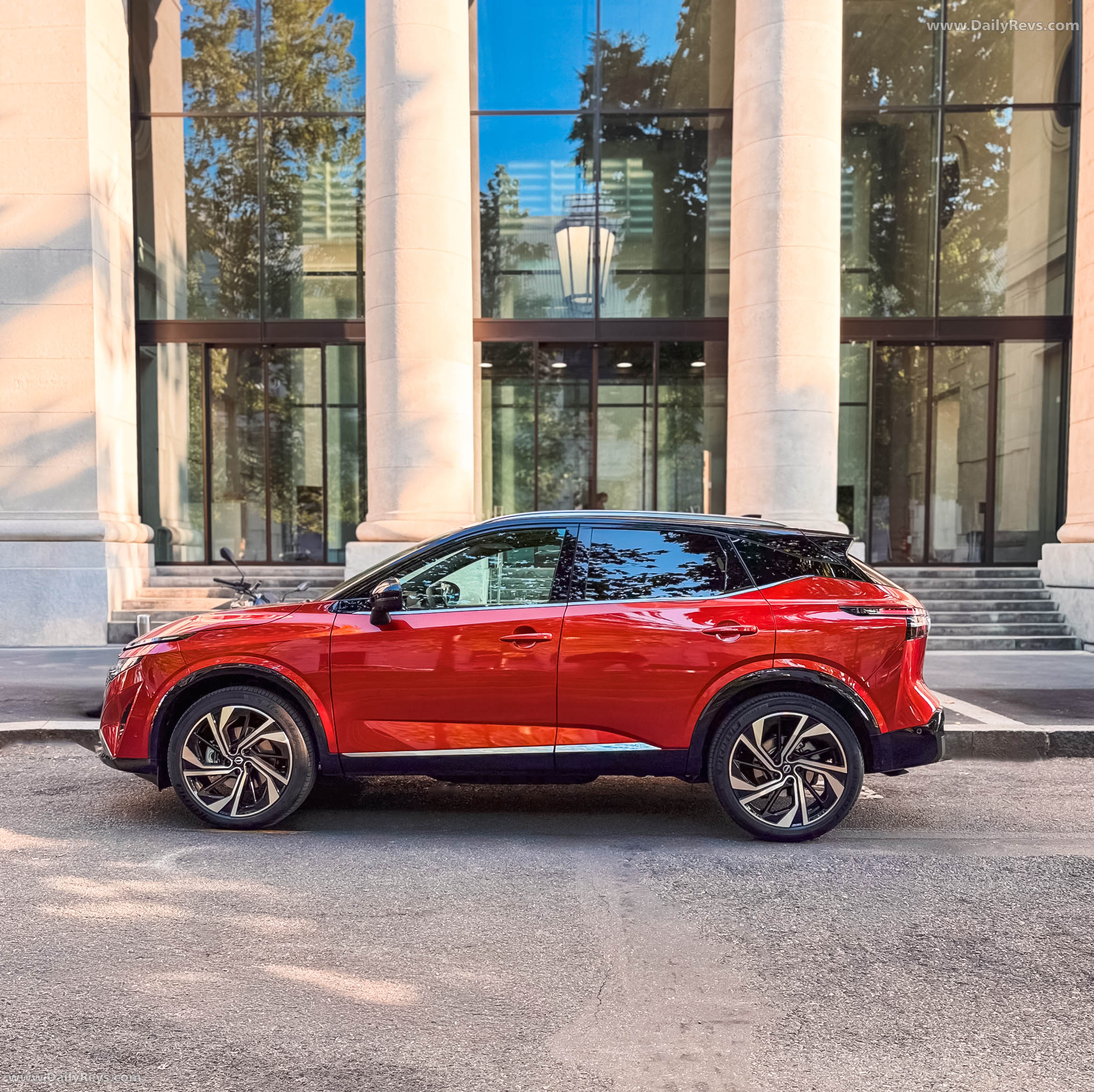 2026 Nissan Qashqai e‐POWER Fuji Sunset Red Side View