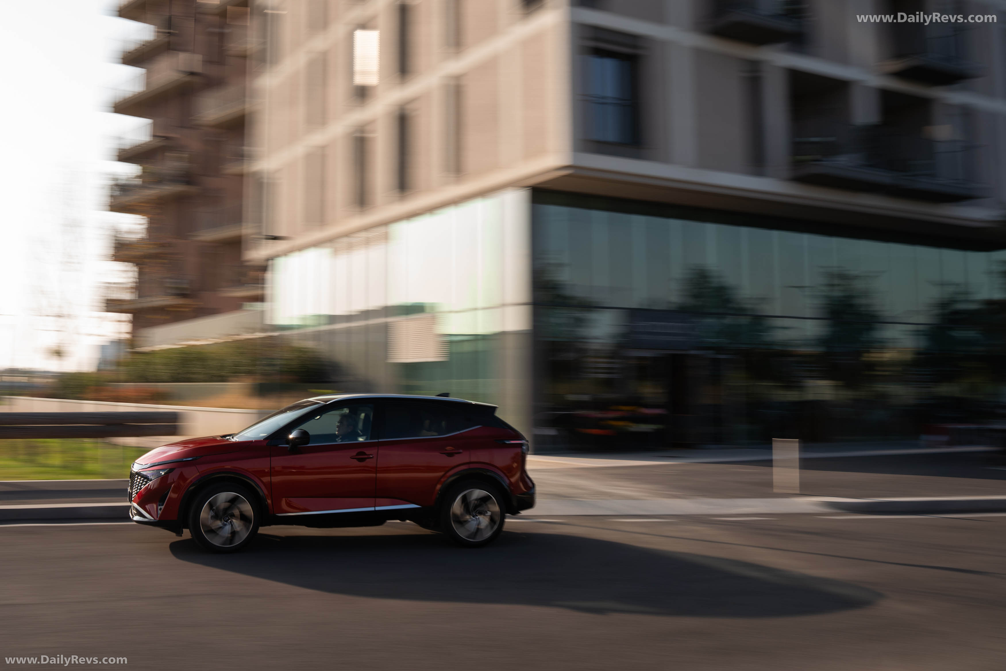 2026 Nissan Qashqai e‐POWER Fuji Sunset Red Side View