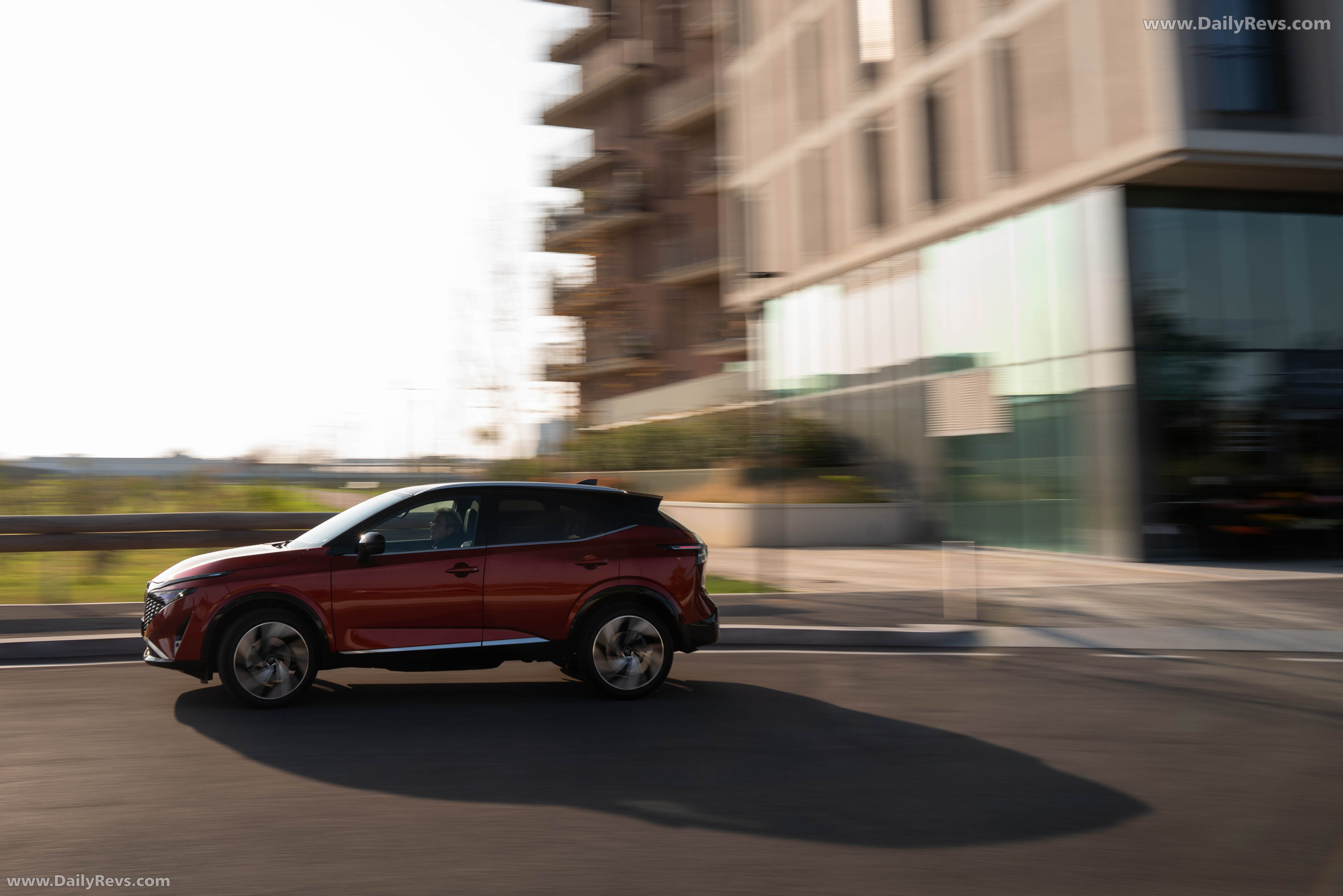 2026 Nissan Qashqai e‐POWER Fuji Sunset Red Side View