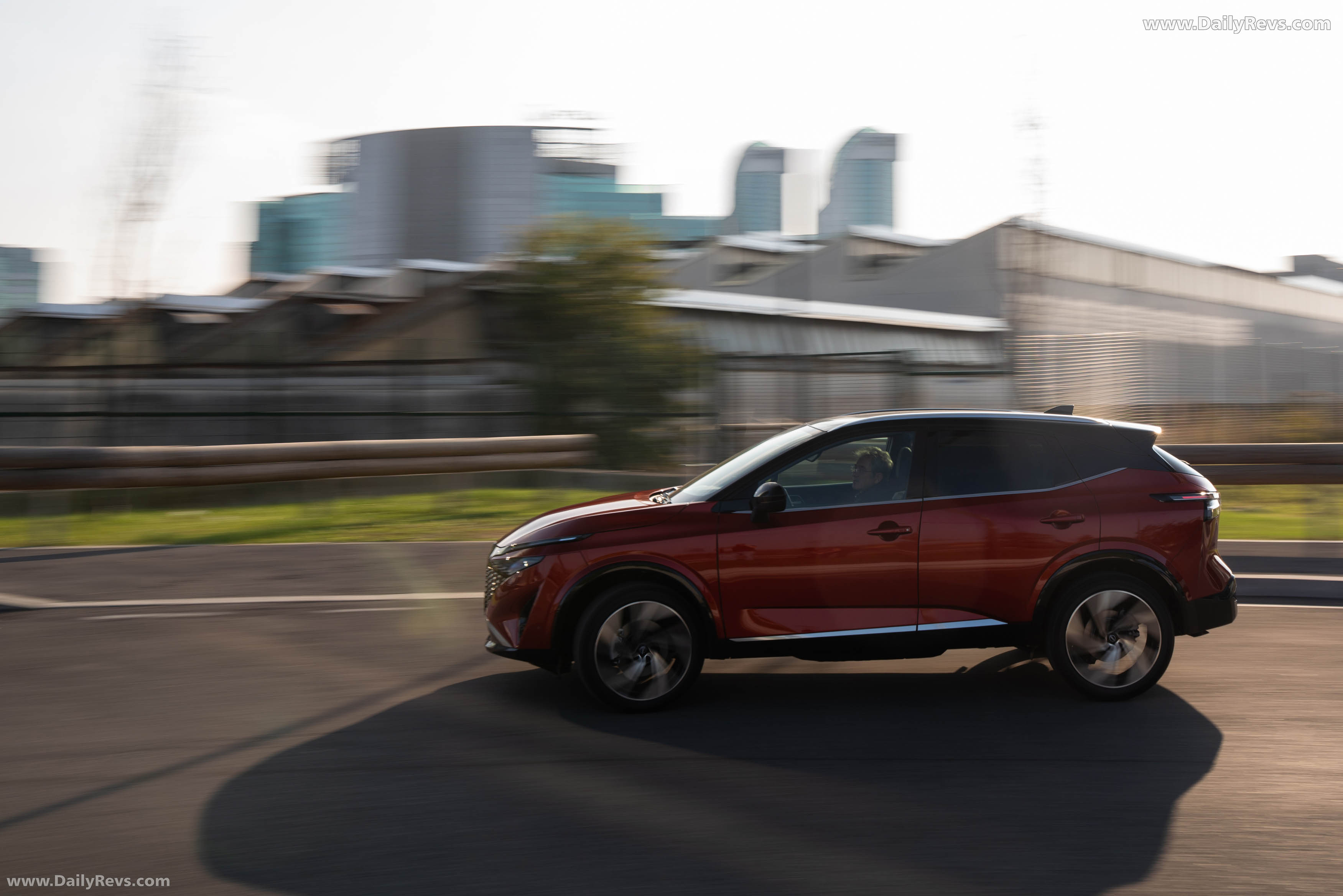 2026 Nissan Qashqai e‐POWER Fuji Sunset Red Side View