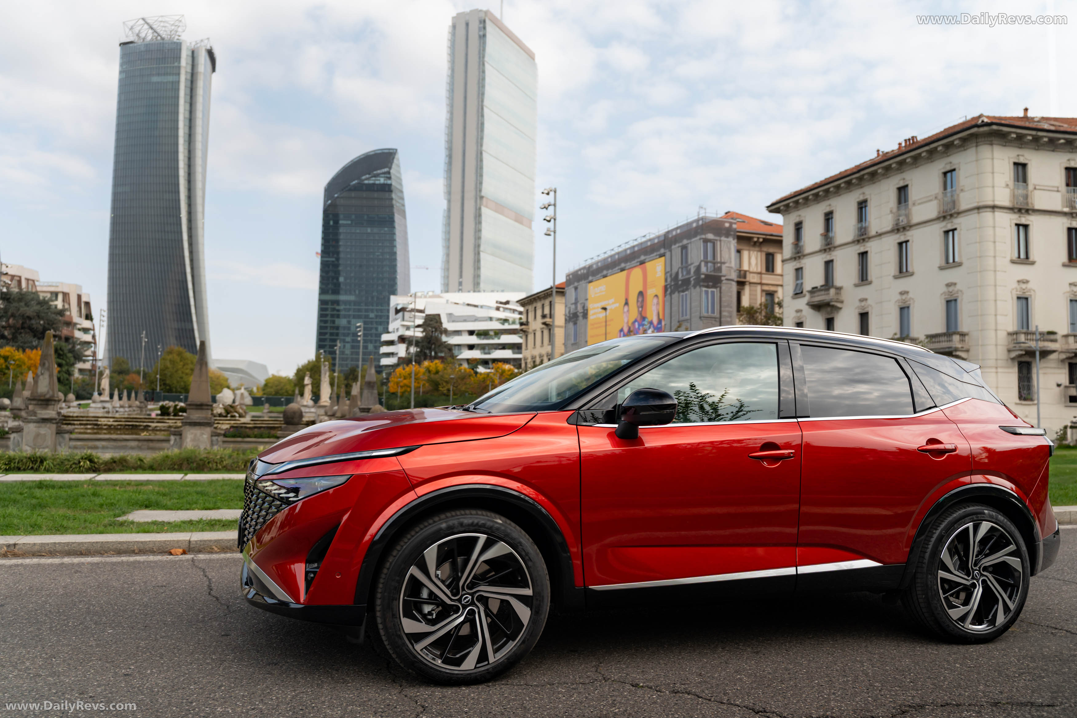 2026 Nissan Qashqai e‐POWER Fuji Sunset Red Side View