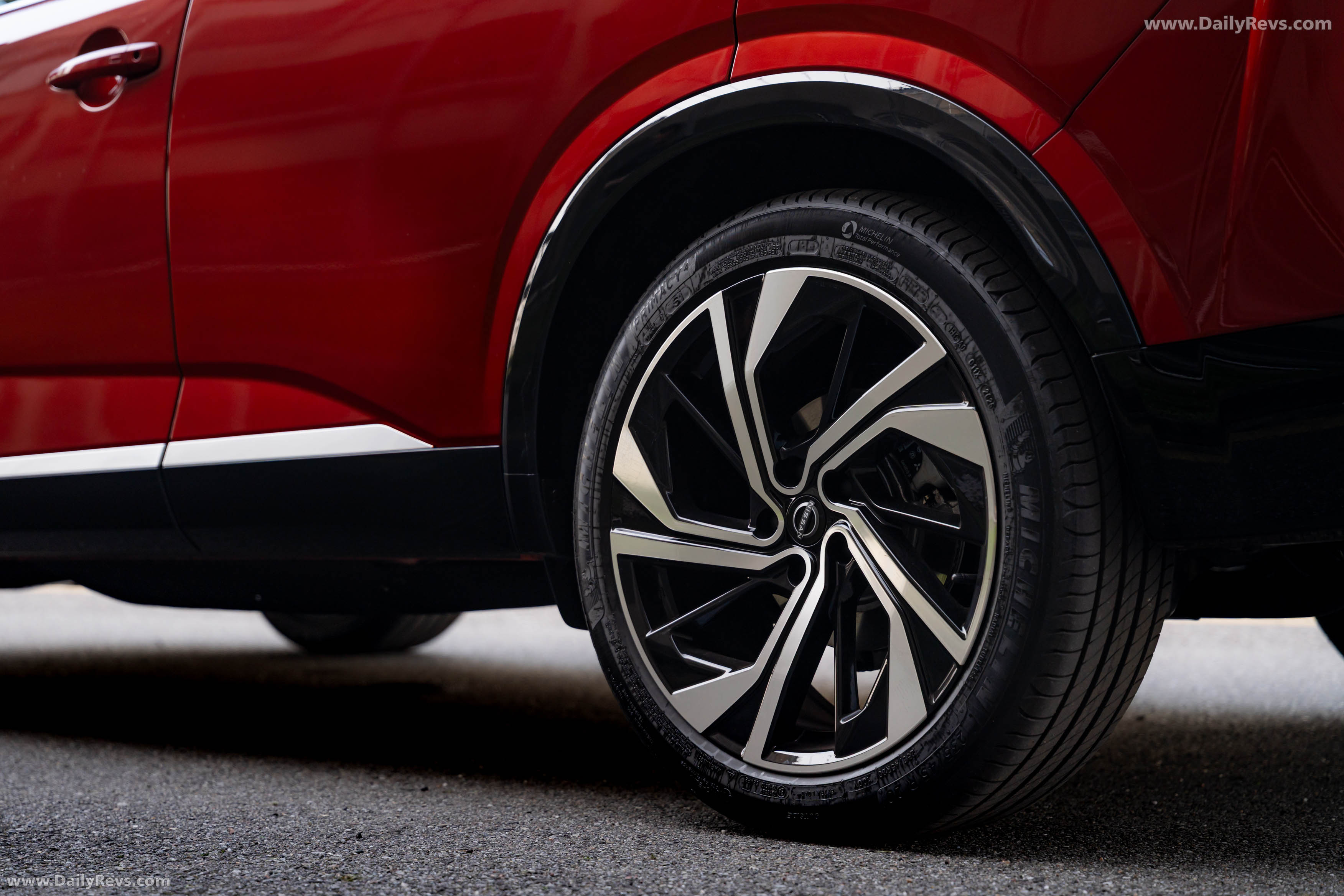 2026 Nissan Qashqai e‐POWER Fuji Sunset Red Exterior