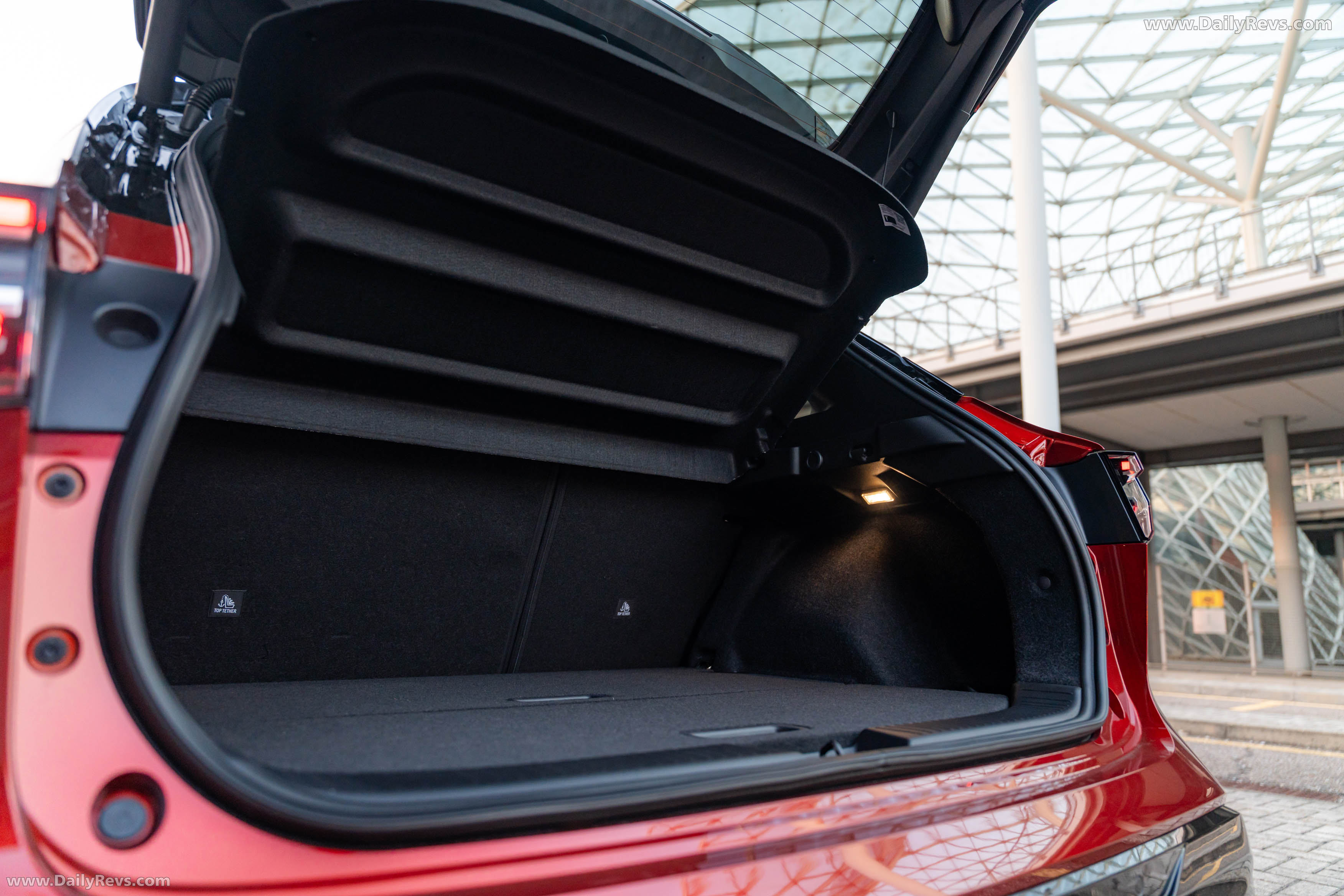 2026 Nissan Qashqai e‐POWER Fuji Sunset Red Interior