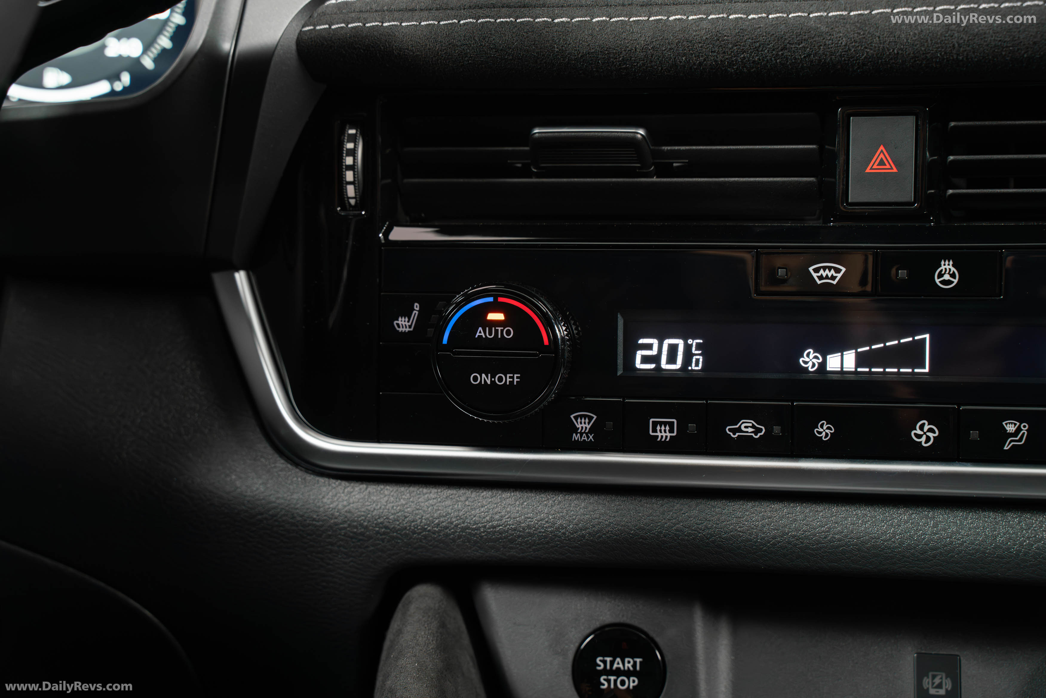 2026 Nissan Qashqai e‐POWER Fuji Sunset Red Interior