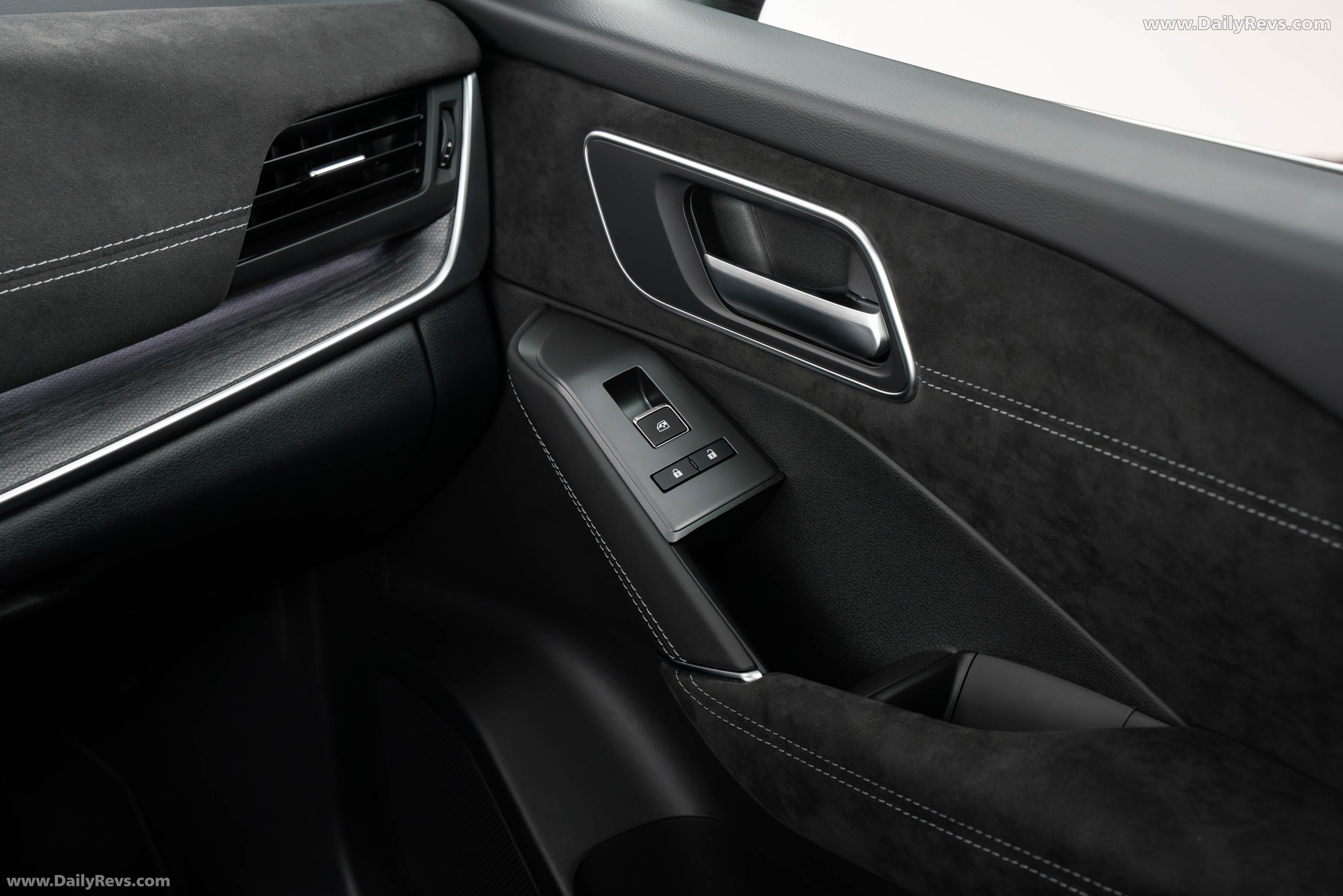 2026 Nissan Qashqai e‐POWER Fuji Sunset Red Interior