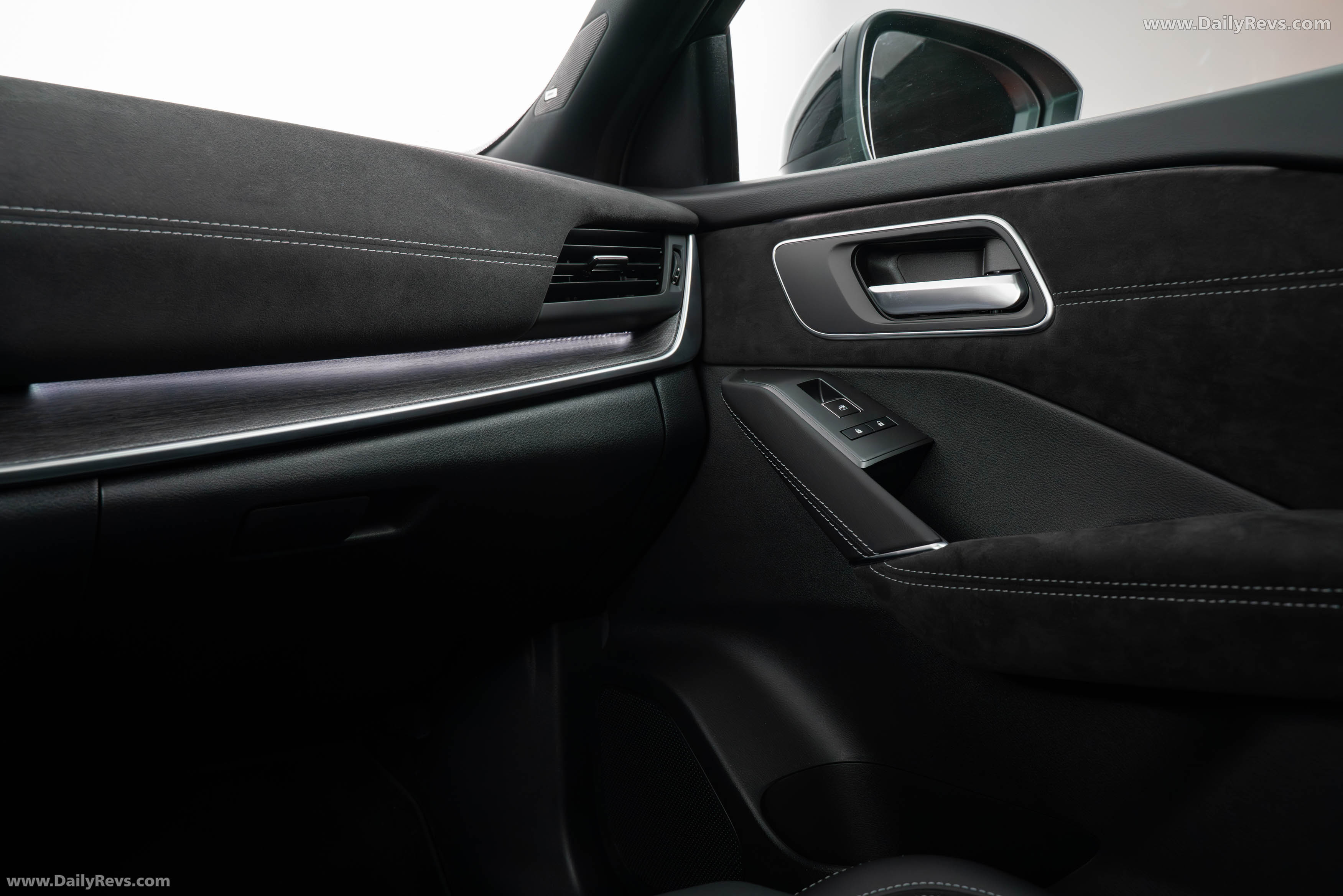 2026 Nissan Qashqai e‐POWER Fuji Sunset Red Interior