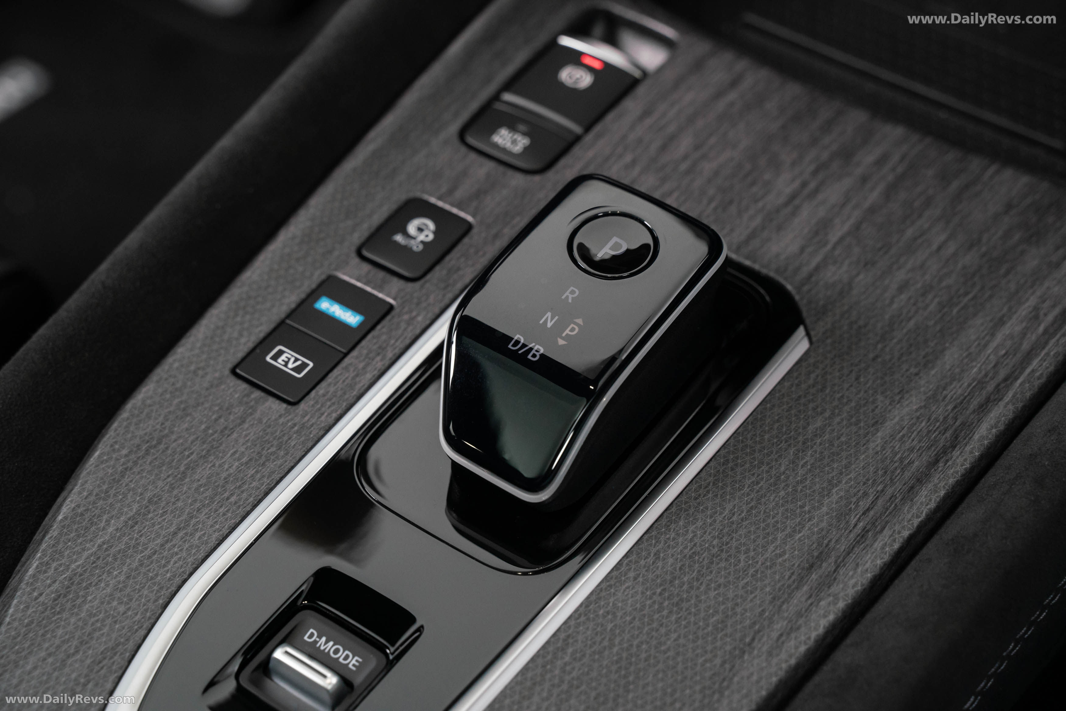2026 Nissan Qashqai e‐POWER Fuji Sunset Red Interior