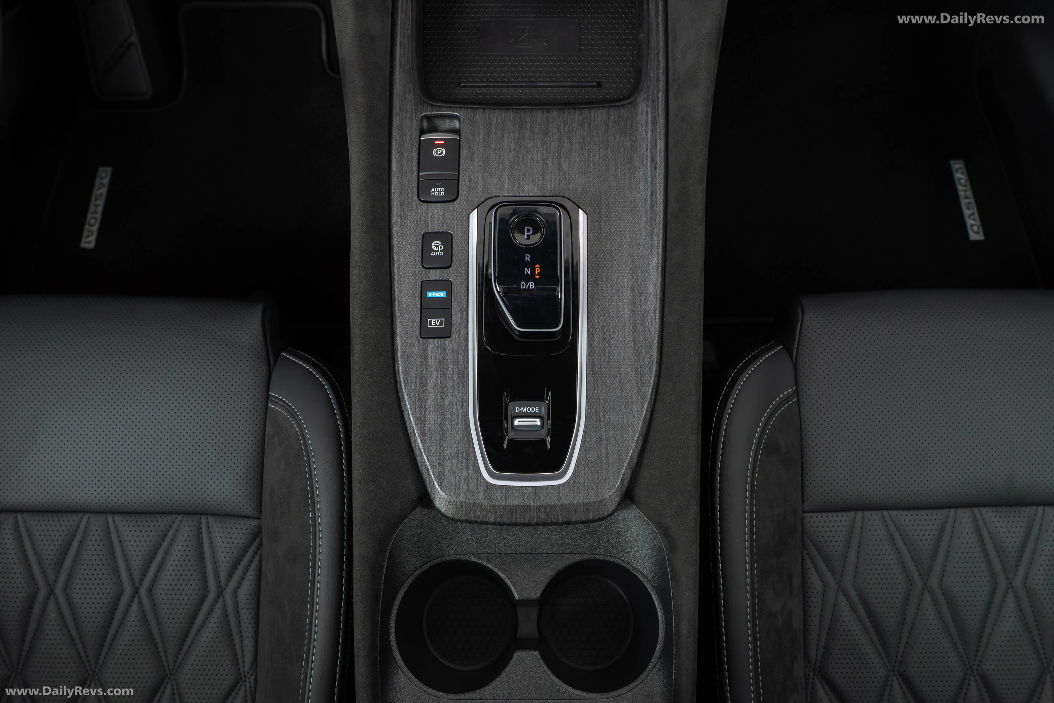 2026 Nissan Qashqai e‐POWER Fuji Sunset Red Interior