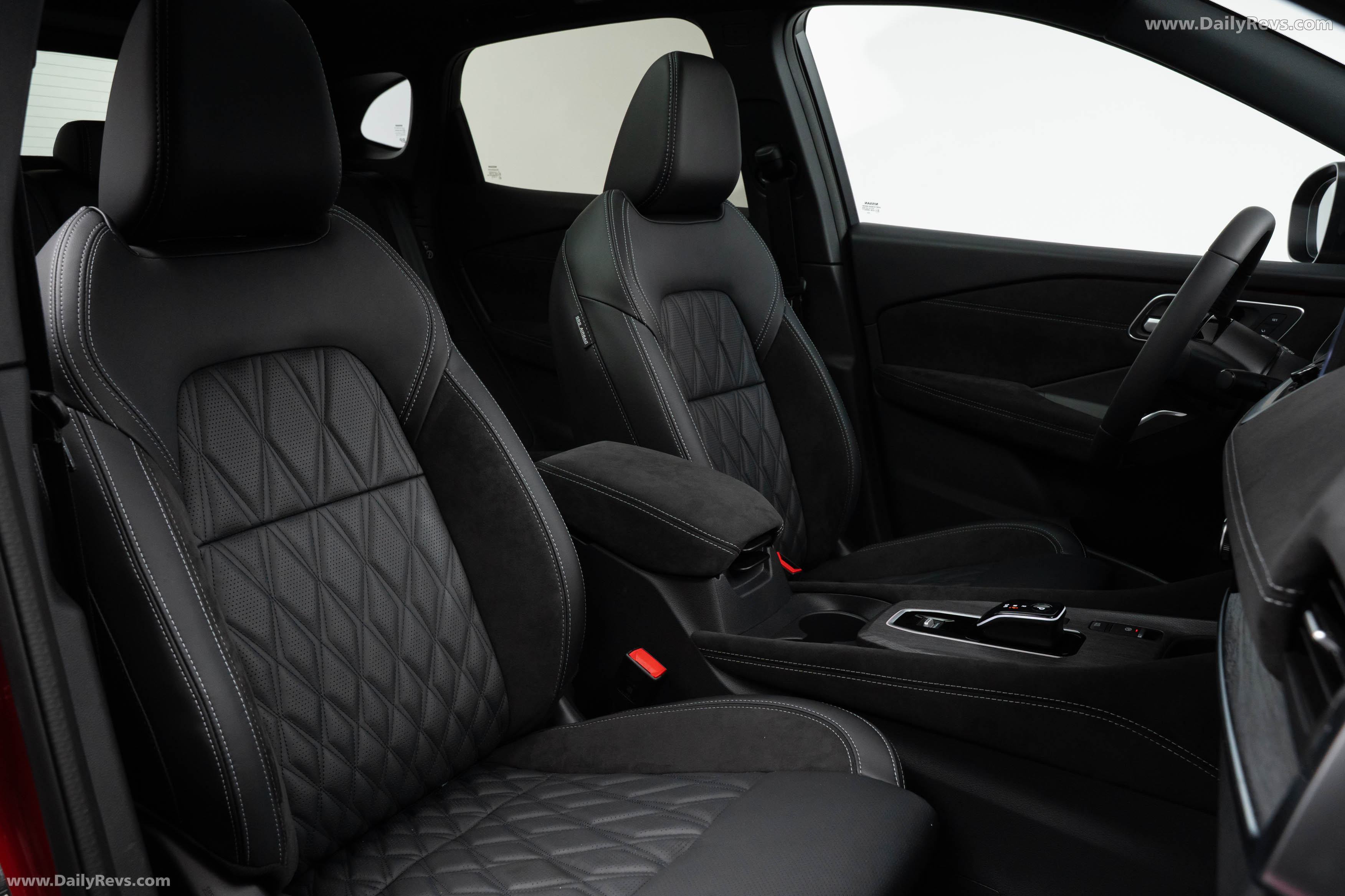 2026 Nissan Qashqai e‐POWER Fuji Sunset Red Interior