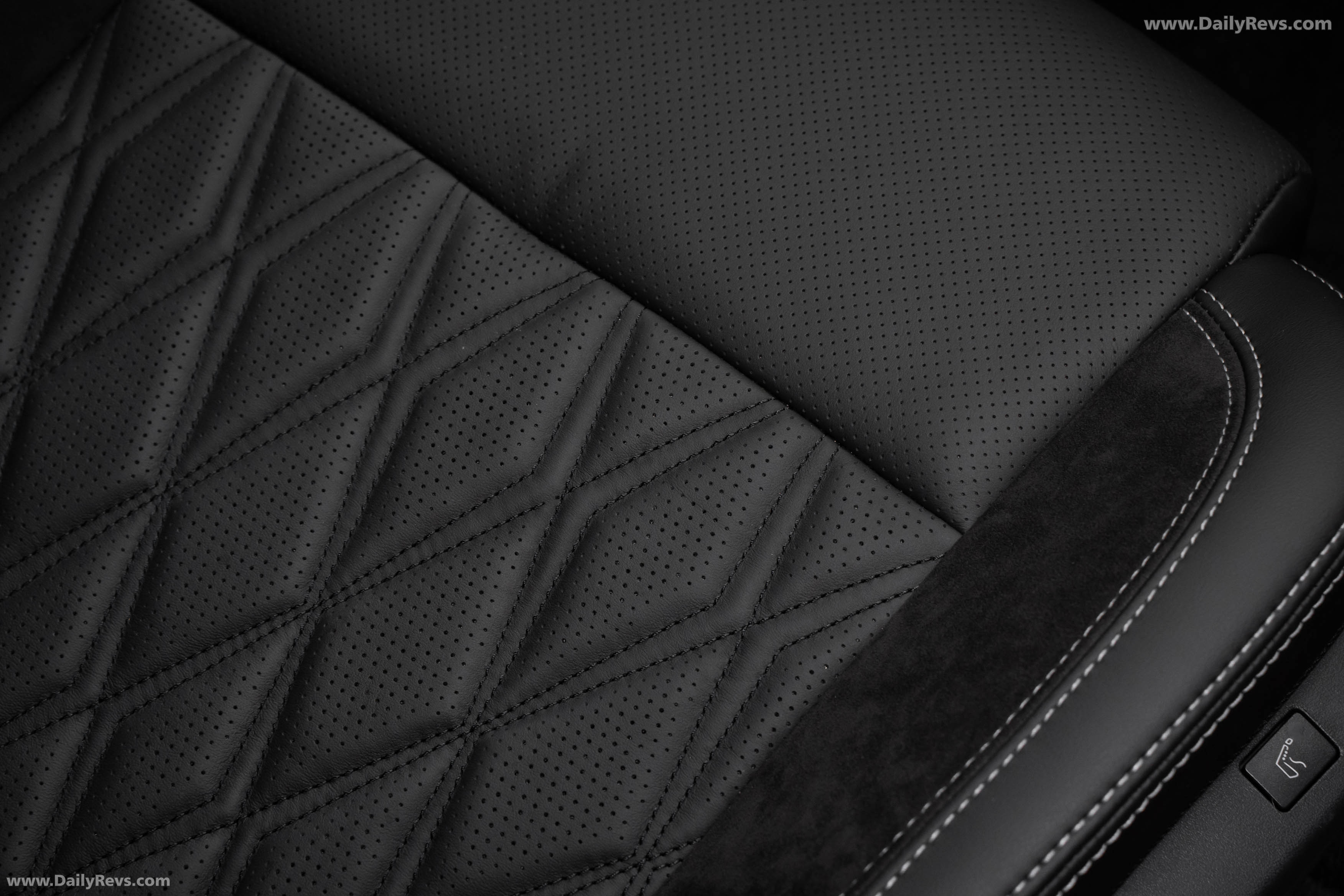 2026 Nissan Qashqai e‐POWER Fuji Sunset Red Interior