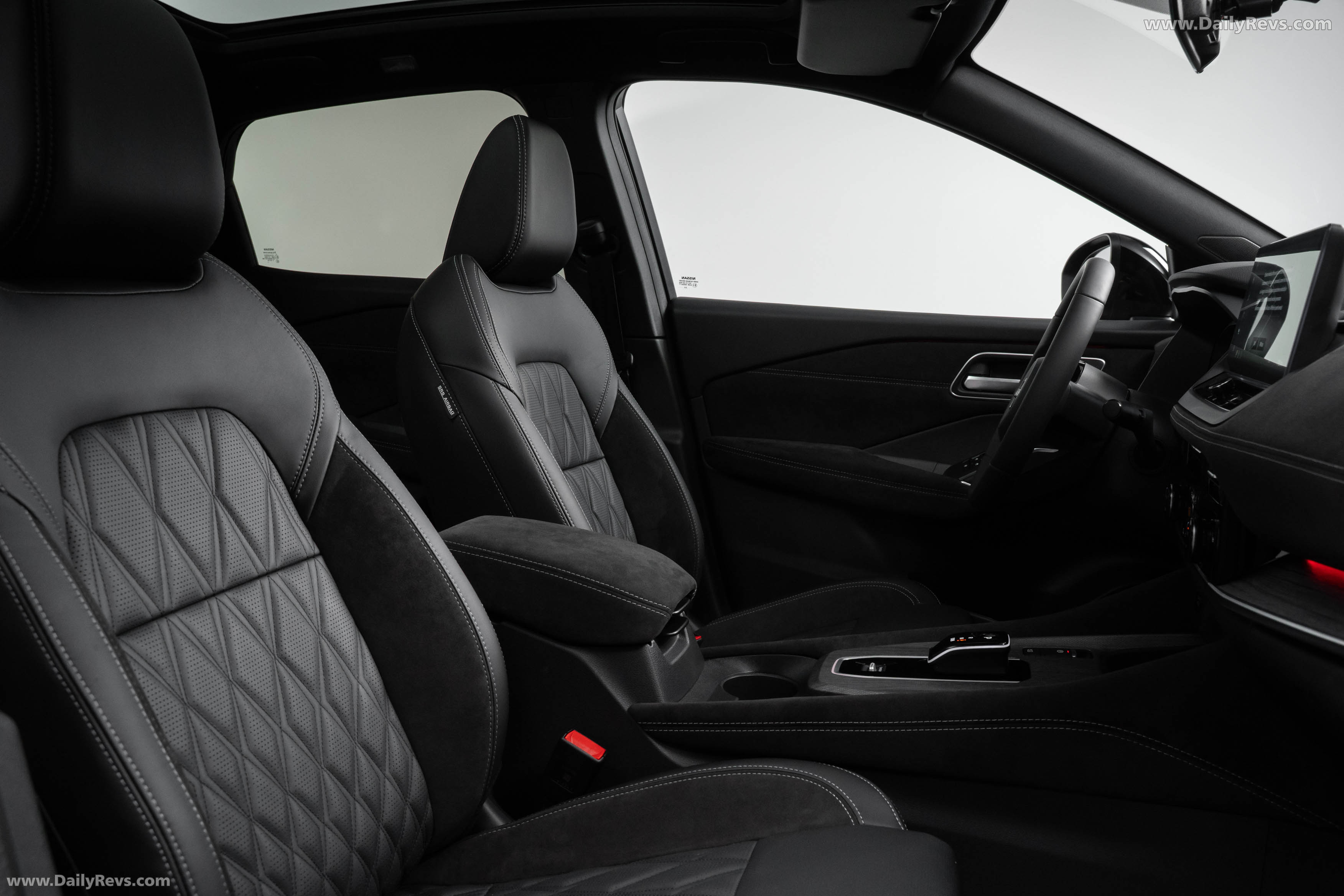 2026 Nissan Qashqai e‐POWER Fuji Sunset Red Interior