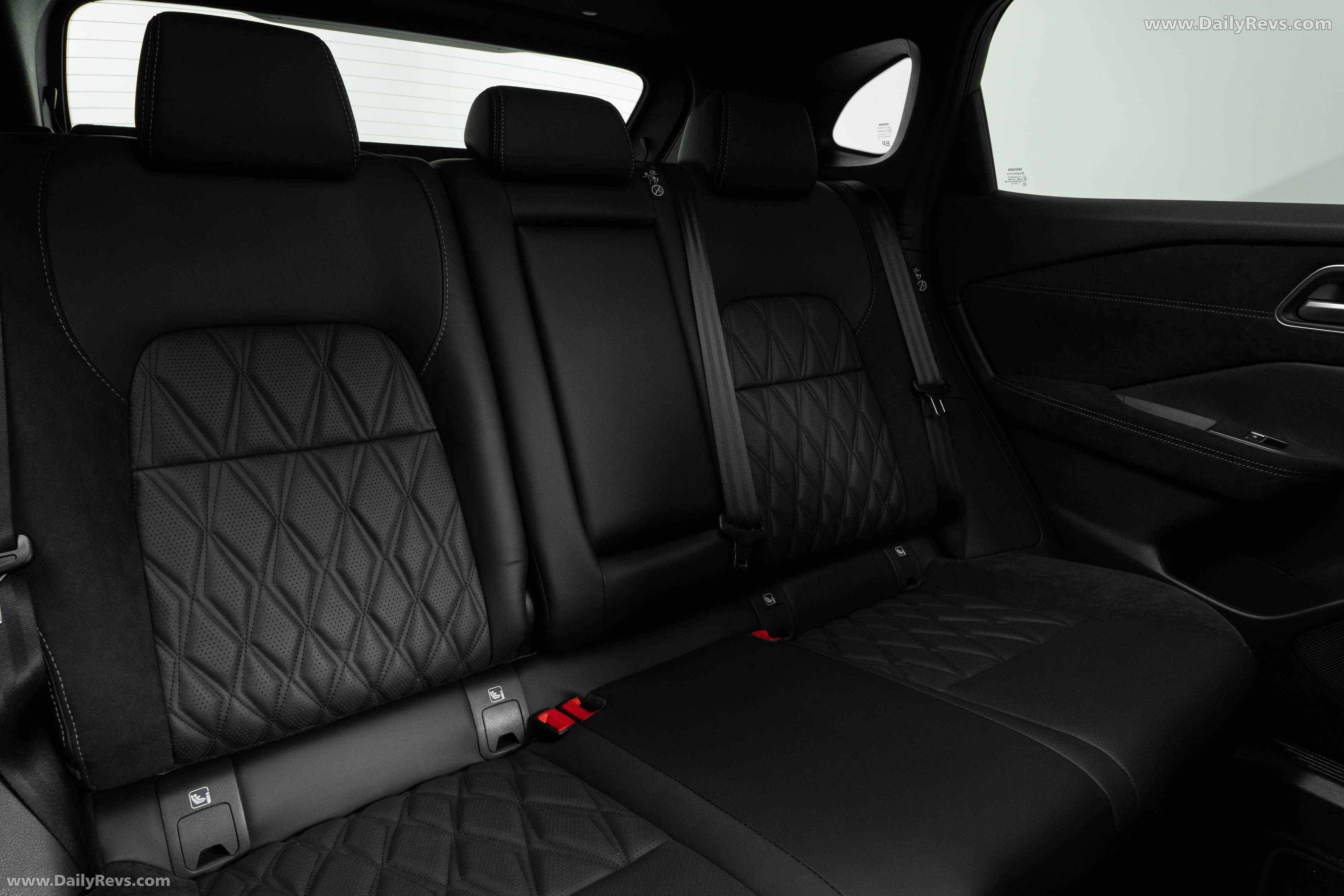 2026 Nissan Qashqai e‐POWER Fuji Sunset Red Interior
