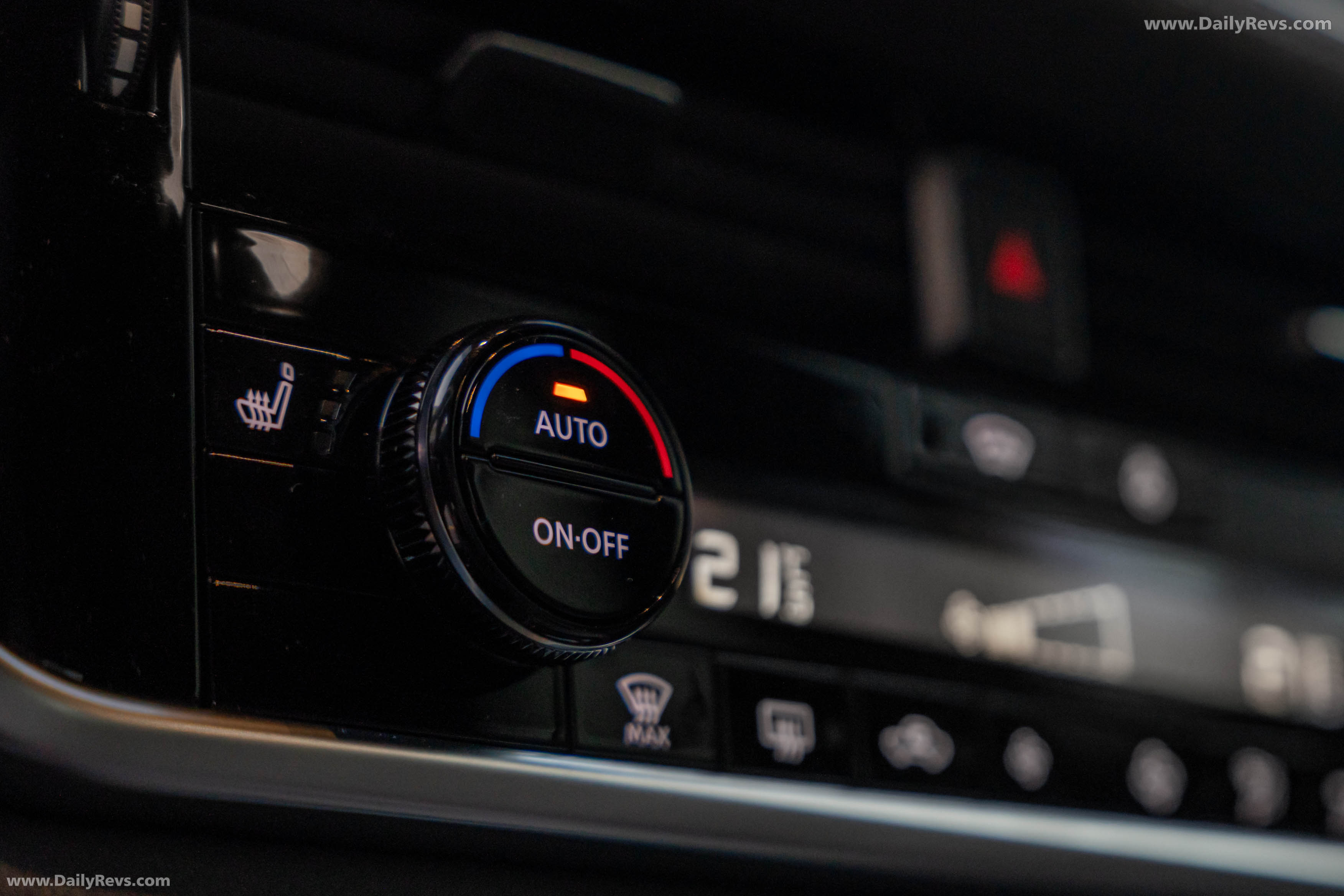 2026 Nissan Qashqai e‐POWER Fuji Sunset Red Interior