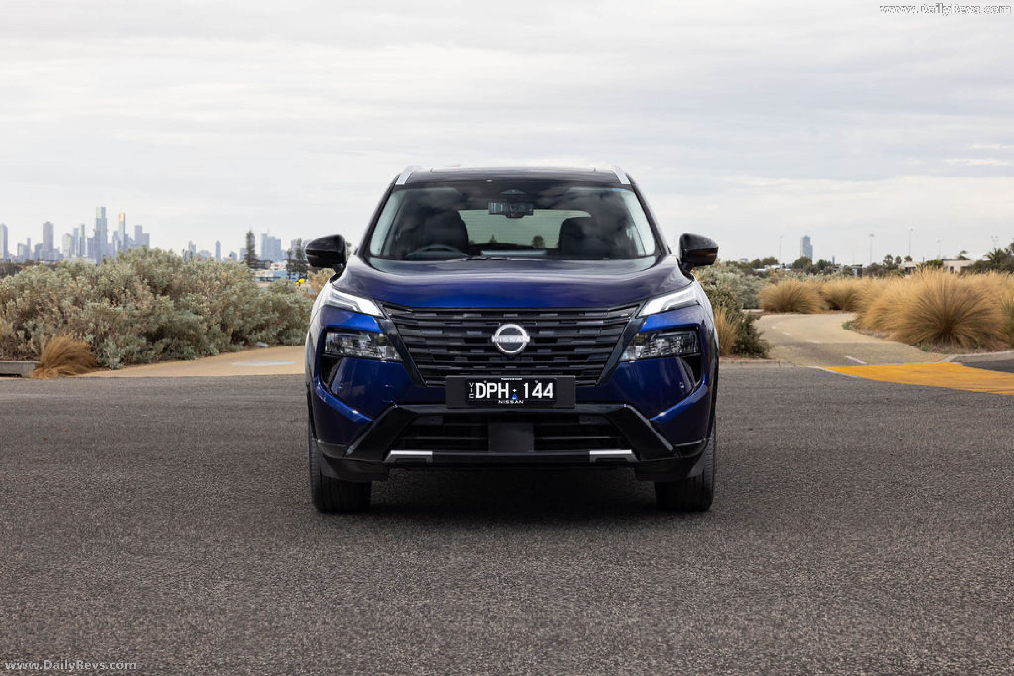 2026 Nissan X-Trail Ti-L e-POWER Front View