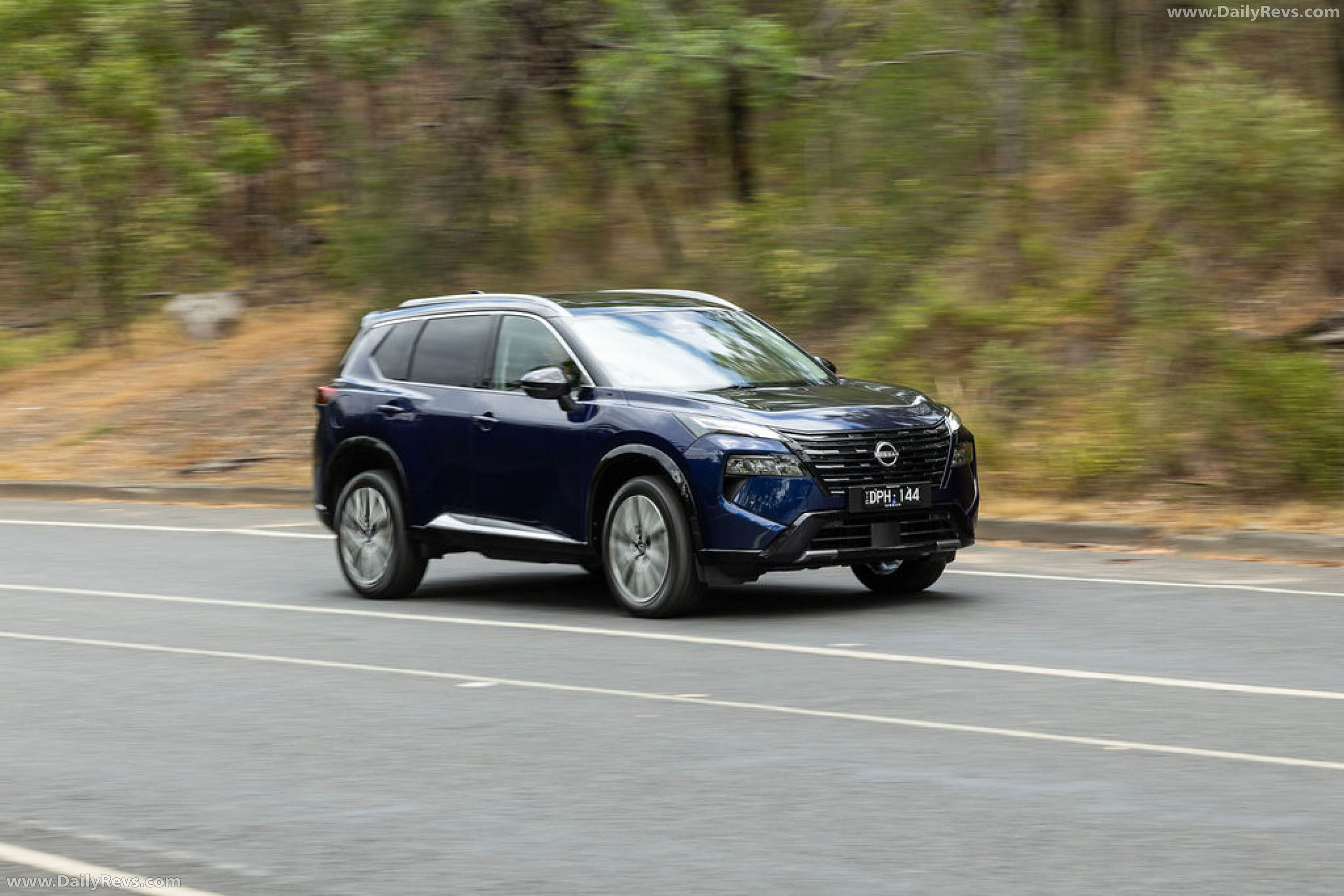 2026 Nissan X-Trail Ti-L e-POWER Front View