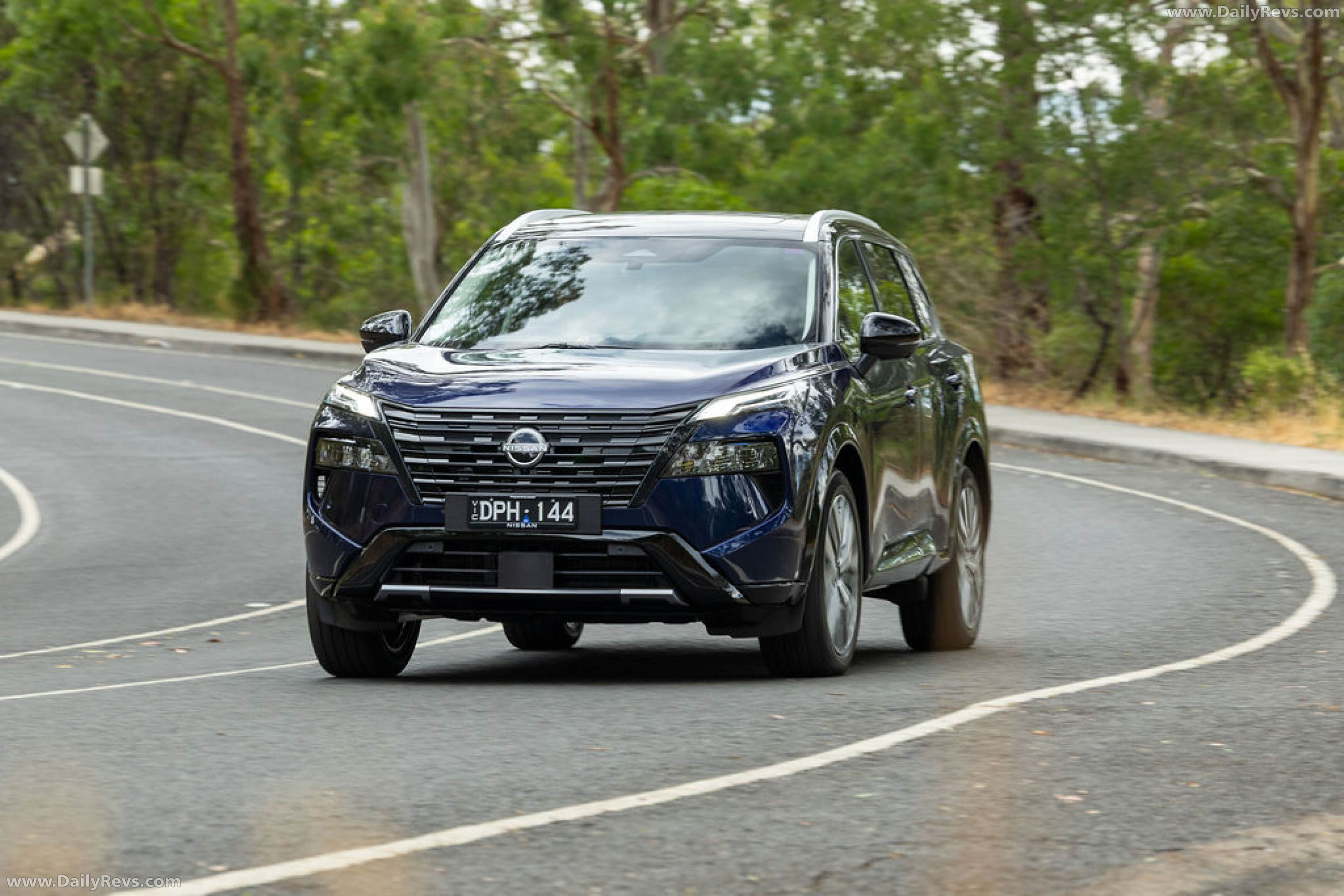 2026 Nissan X-Trail Ti-L e-POWER Front View