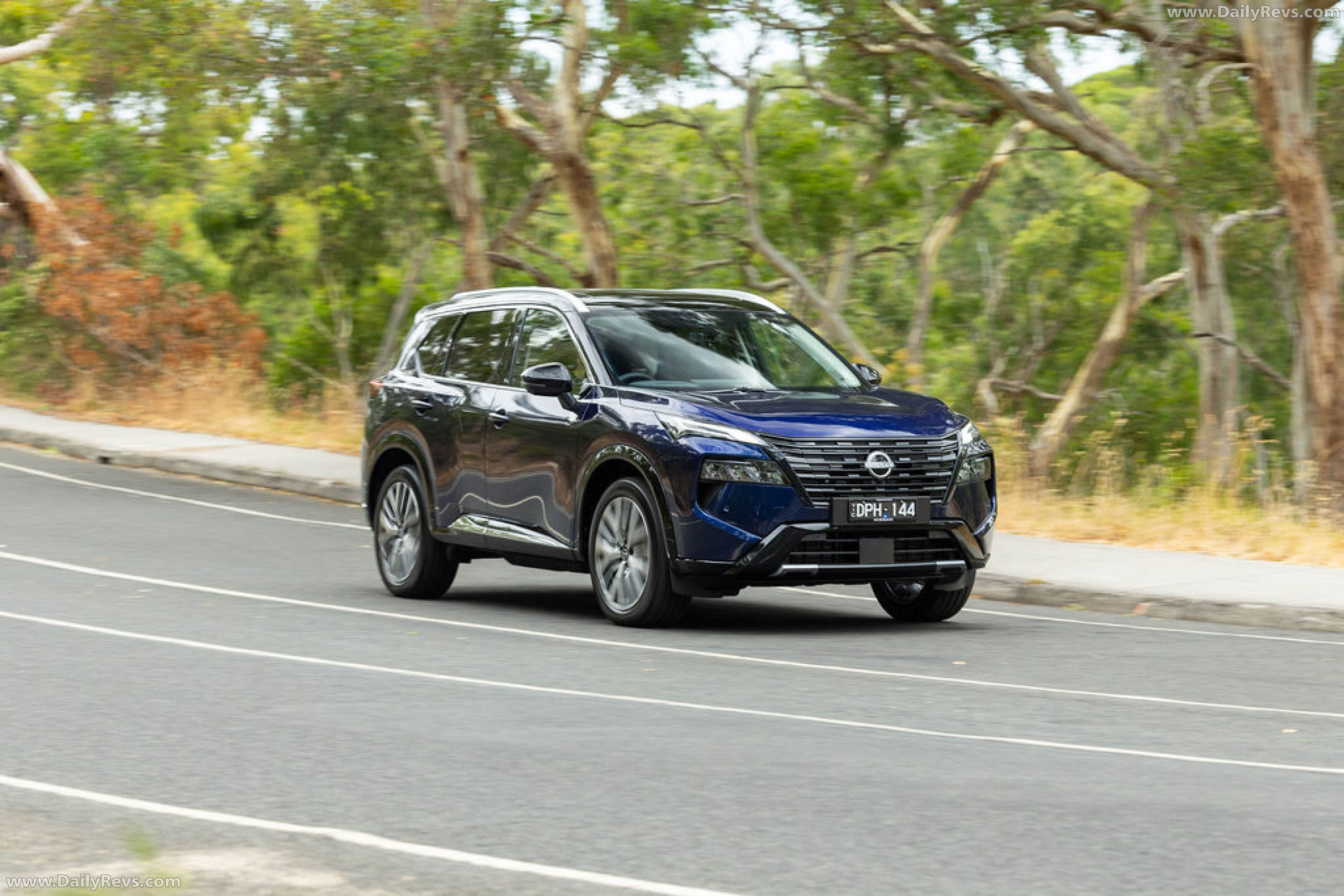 2026 Nissan X-Trail Ti-L e-POWER Front View